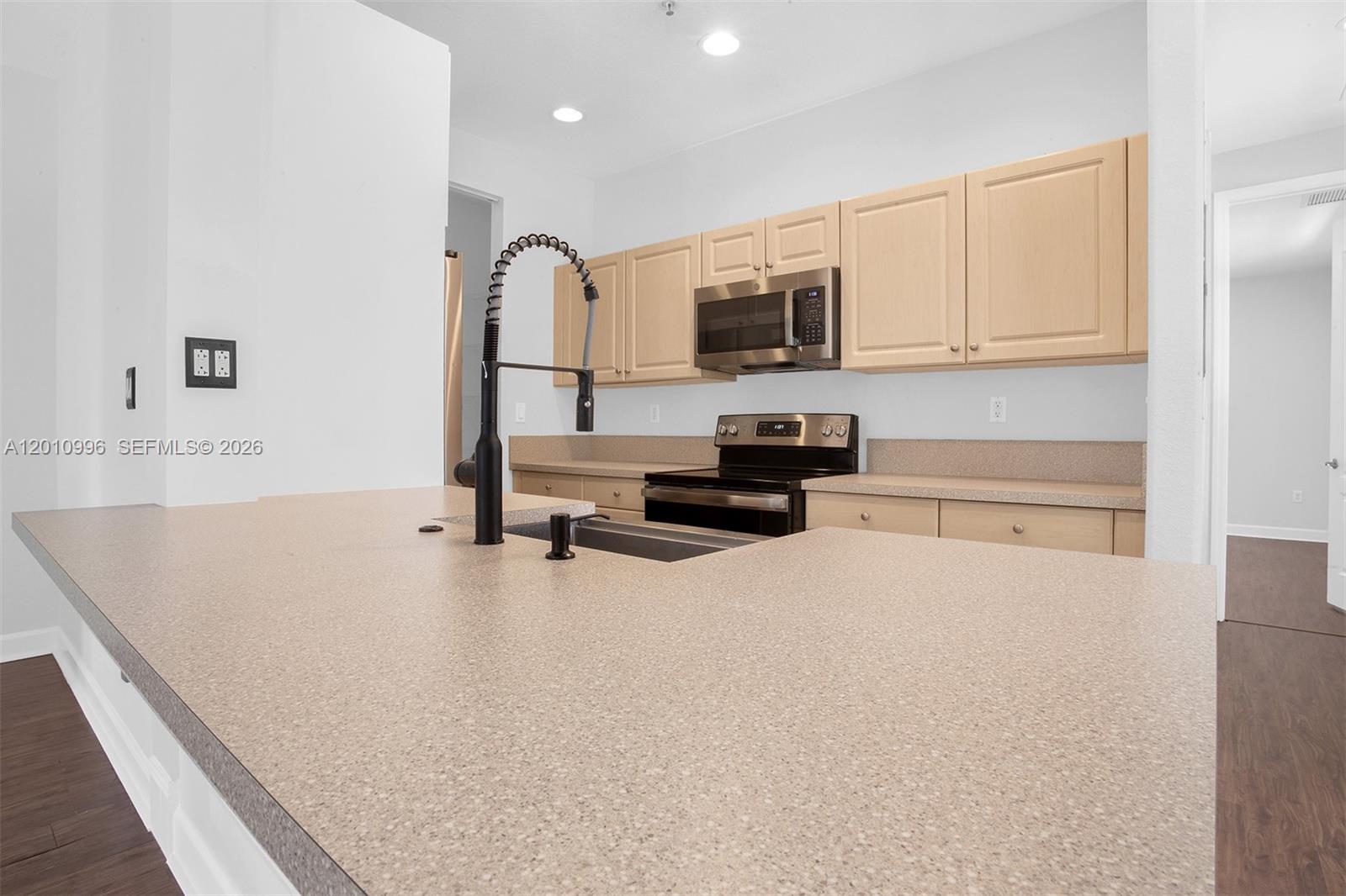 COBBLESTONE CONDO - Residential