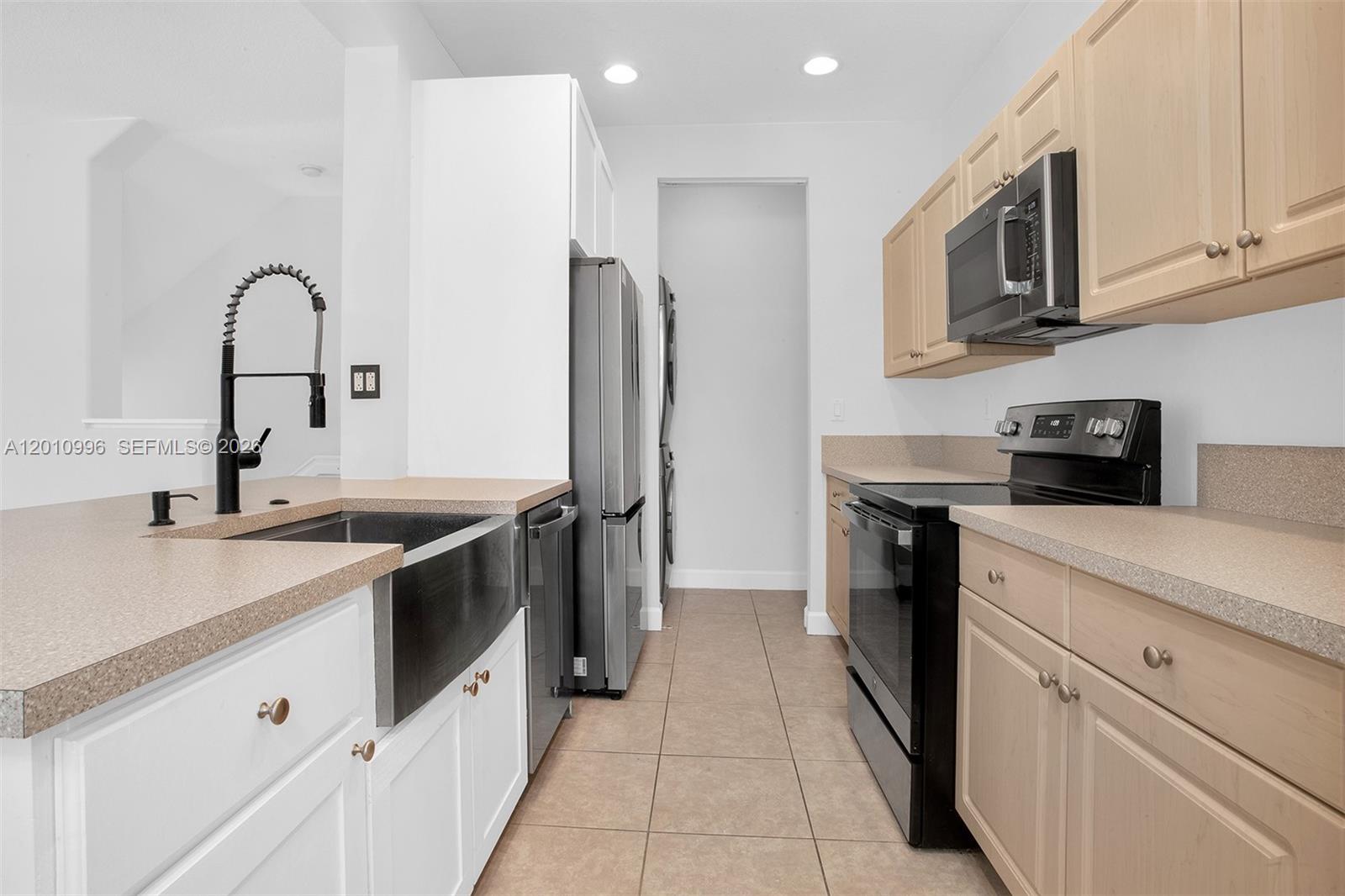 COBBLESTONE CONDO - Residential