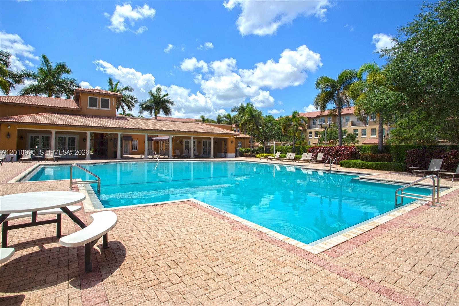 COBBLESTONE CONDO - Residential
