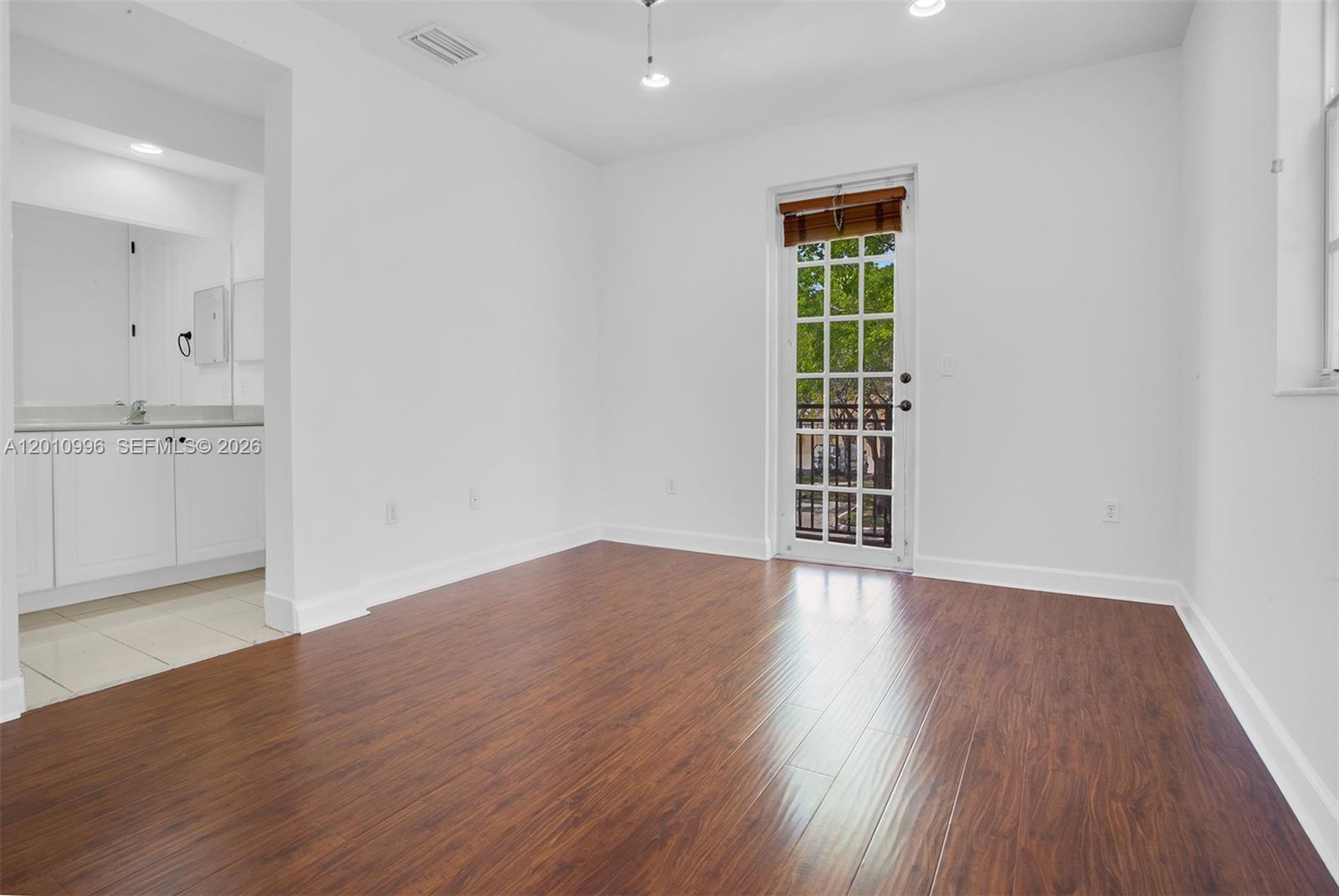 COBBLESTONE CONDO - Residential