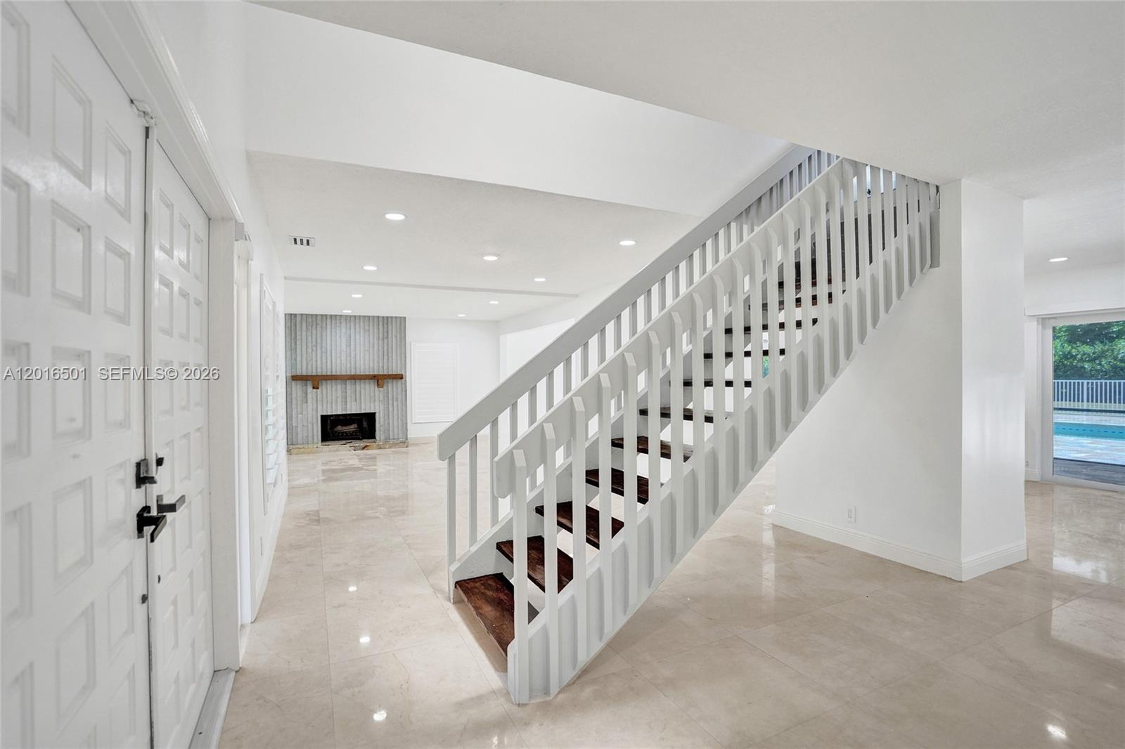 KINGSLAND - Residential Lease
