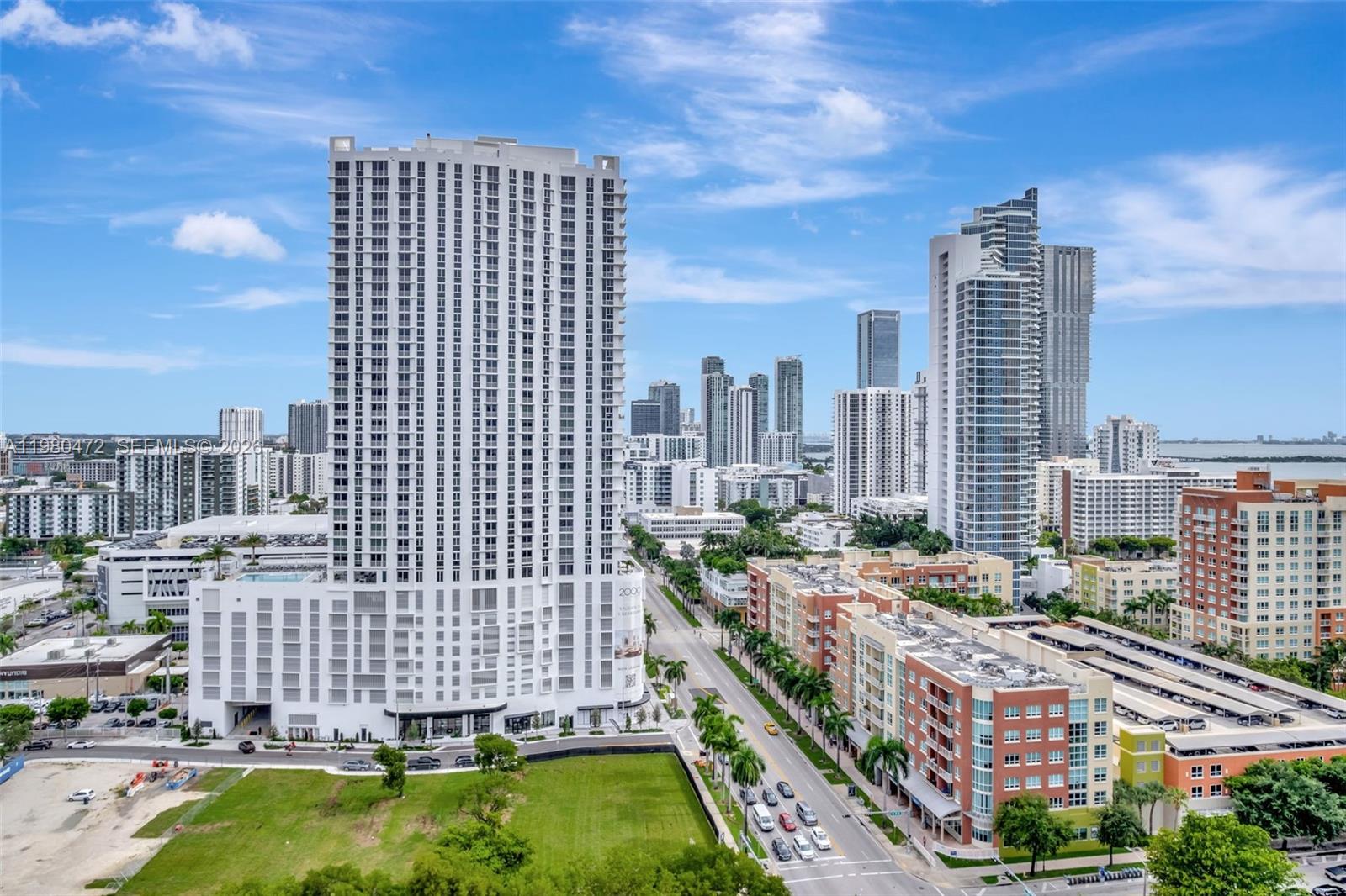 1800 BISCAYNE PLAZA CONDO - Residential