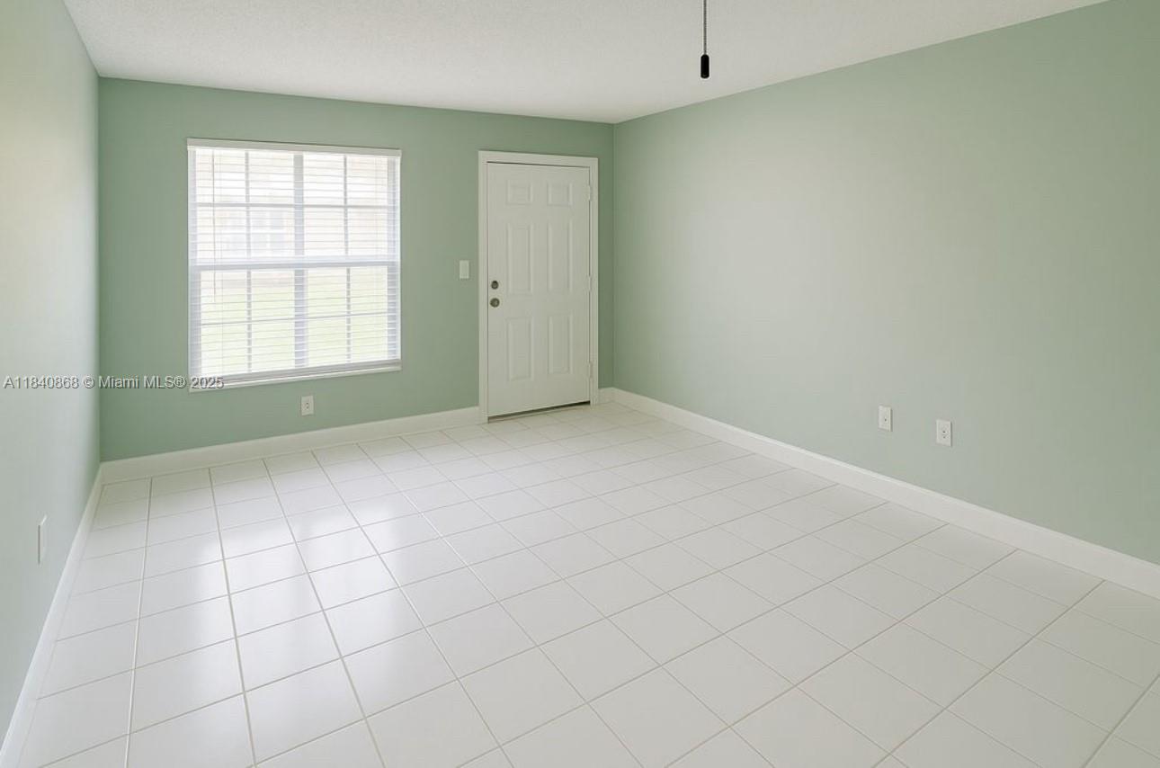 291 NW 177th St C-204