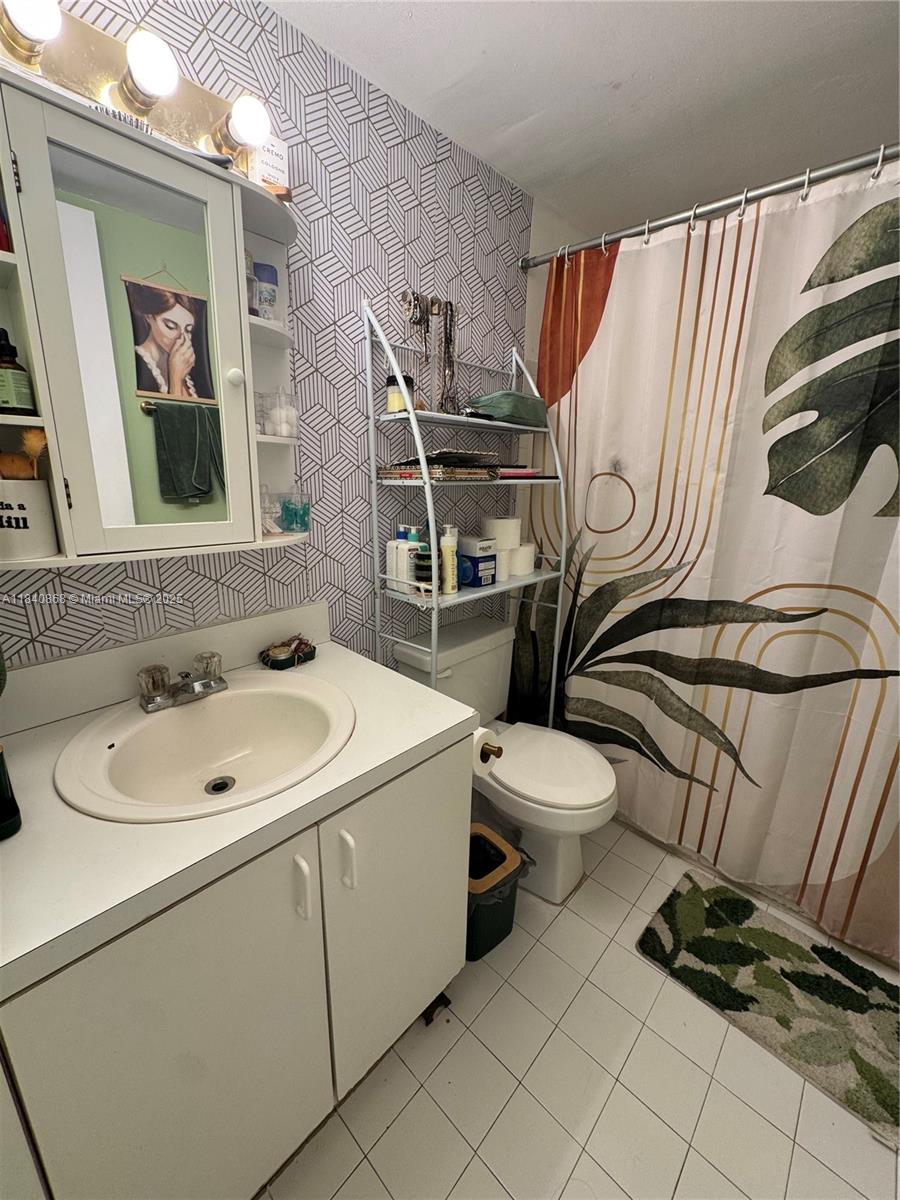 291 NW 177th St C-204