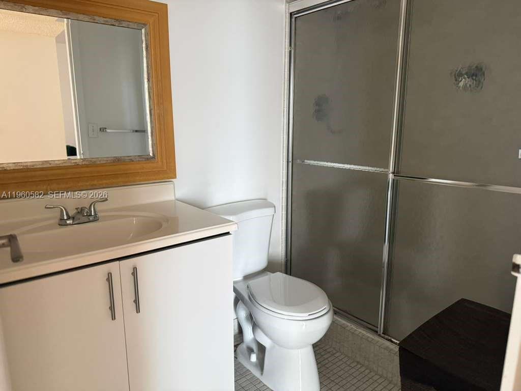 PLAZA OF AMERICAS CONDO P - Residential Lease