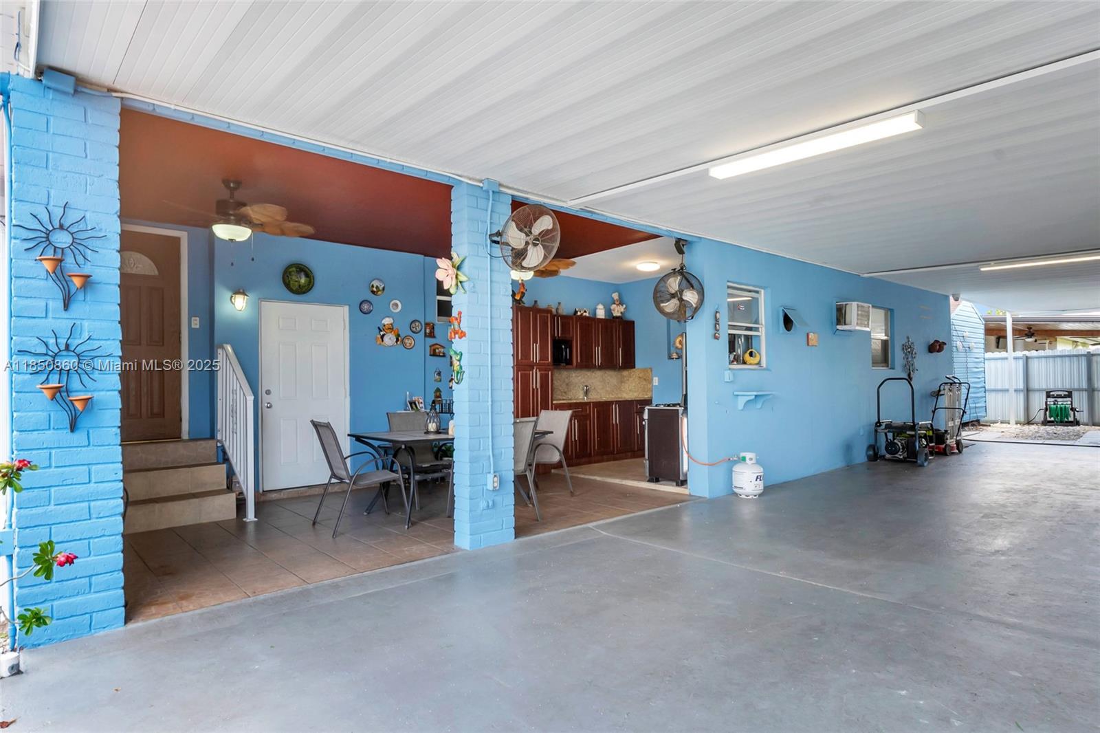 PALM ESTATES 1ST ADDN - Residential