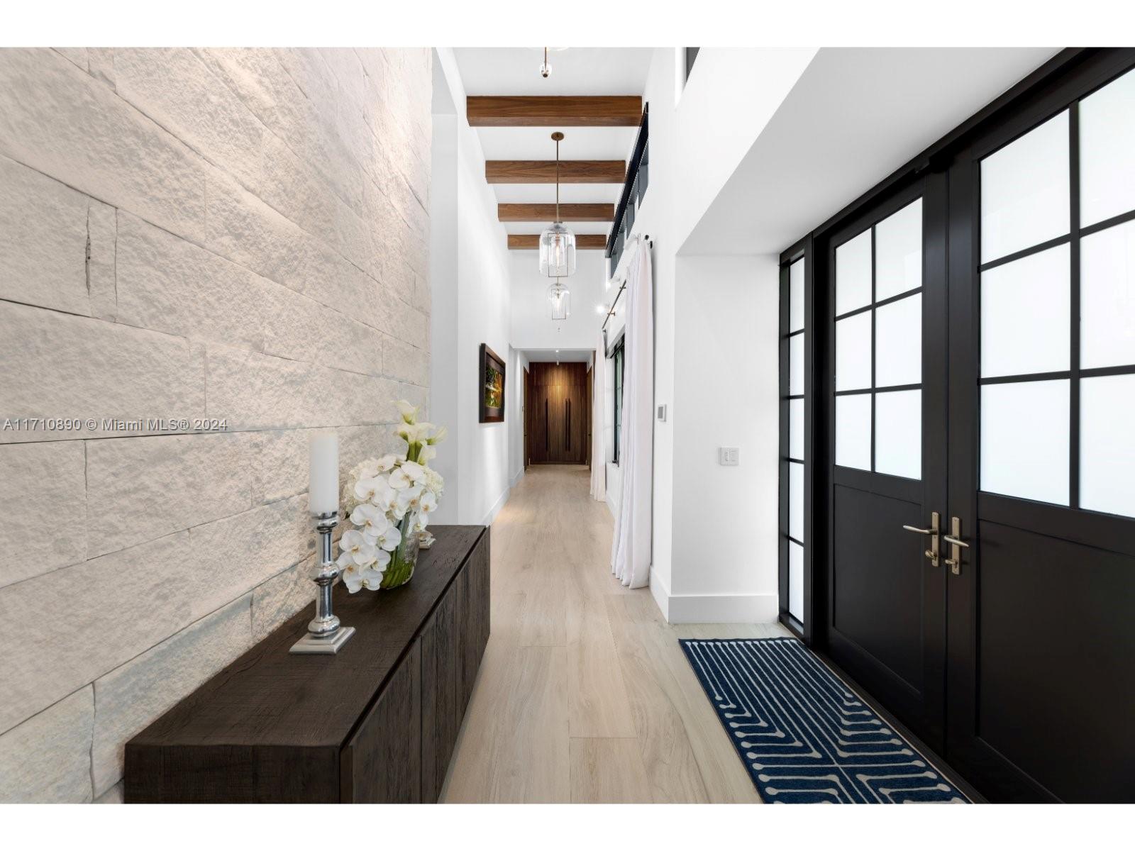 LA GORCE ISLAND - Residential