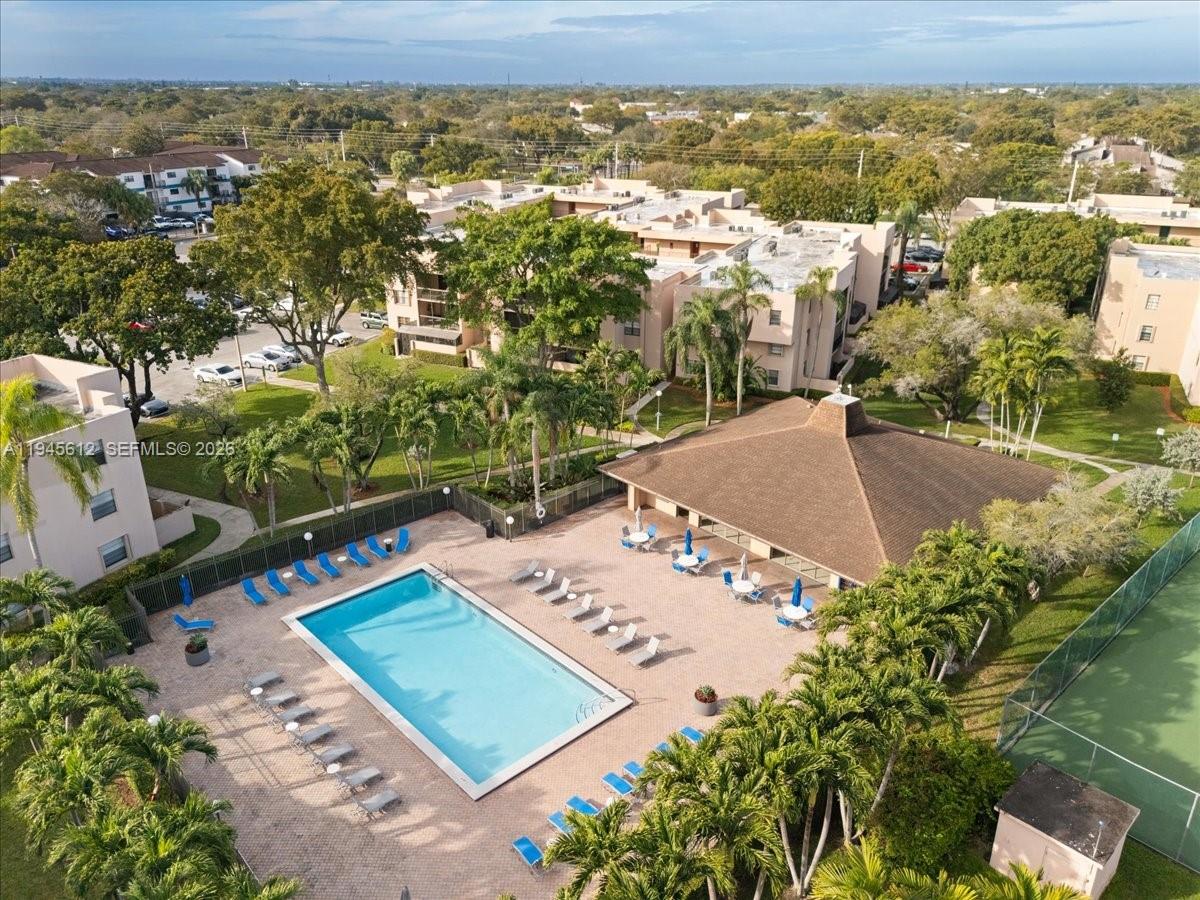 GARDEN OF KENDALL CONDO N - Residential