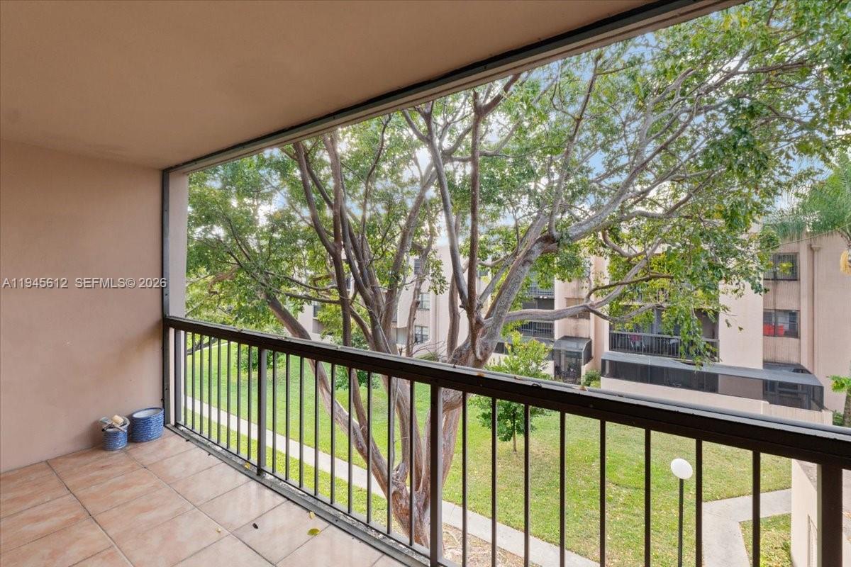 GARDEN OF KENDALL CONDO N - Residential