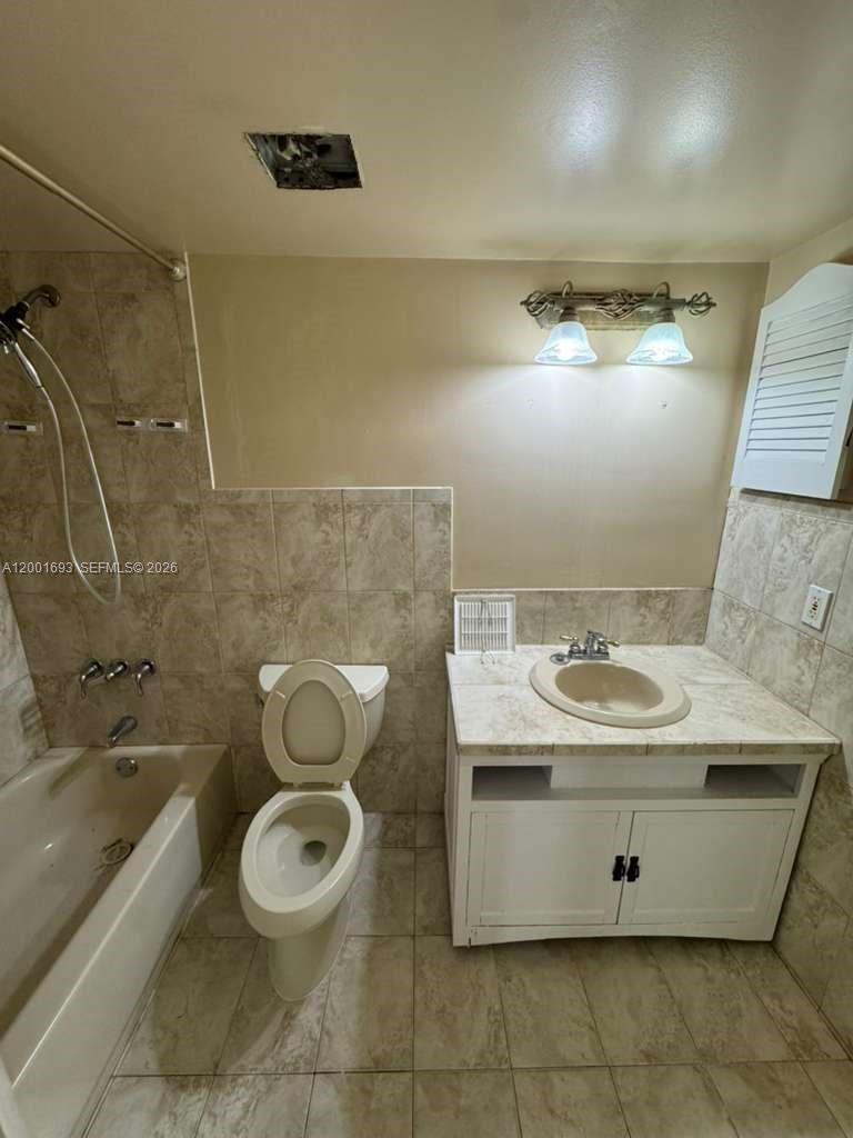 KENDALL ACRES CONDO - Residential Lease