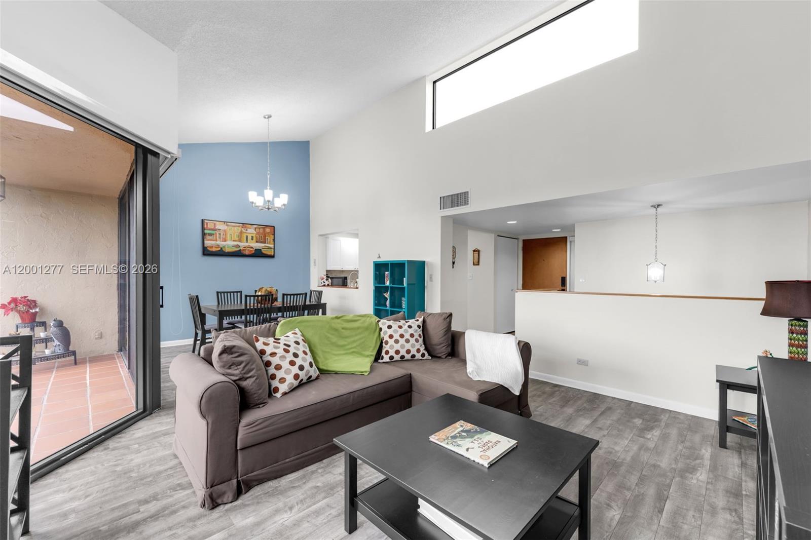 SEC 45 ATRIUMS AT SNAPPER - Residential Lease