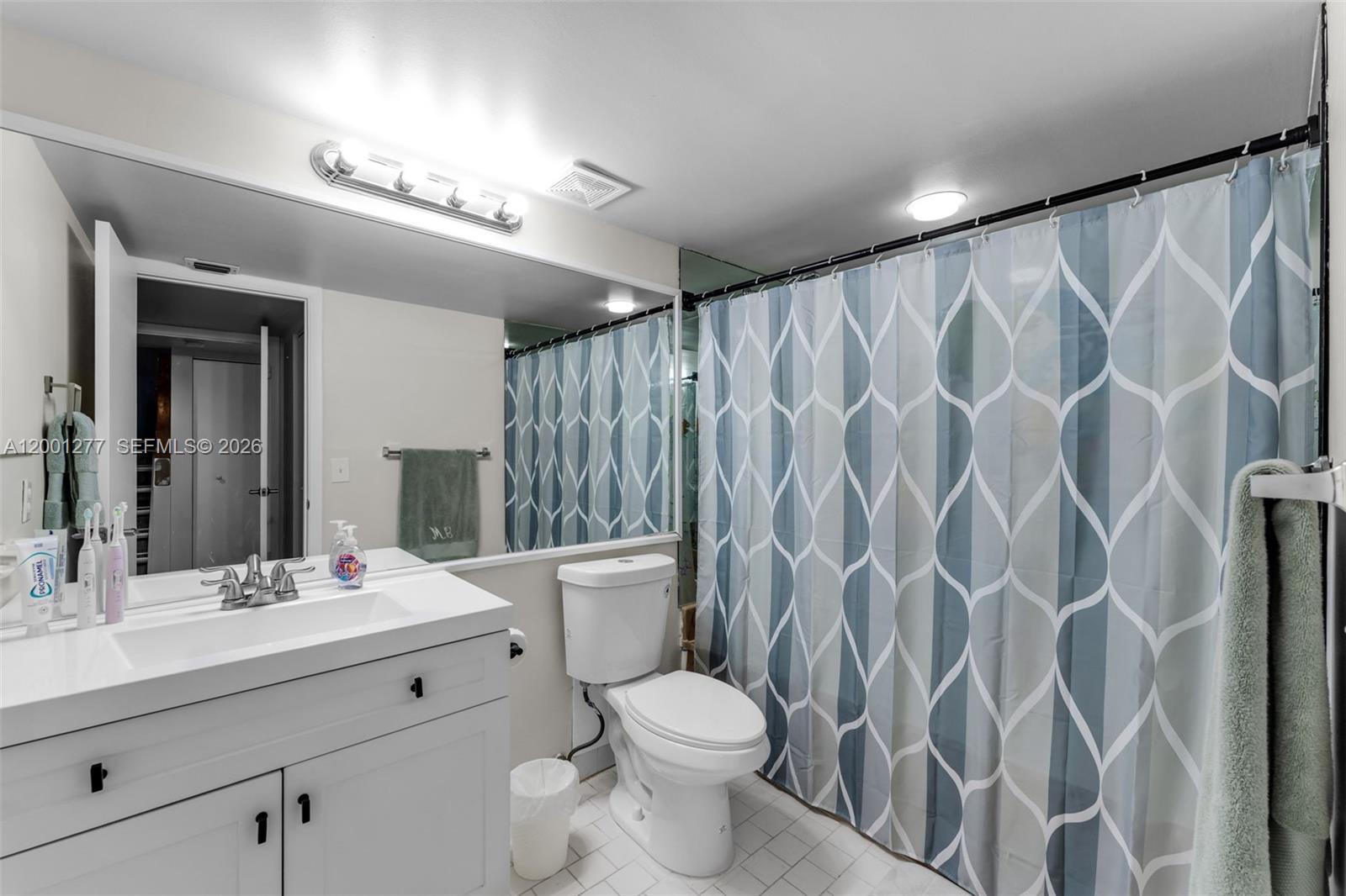 SEC 45 ATRIUMS AT SNAPPER - Residential Lease