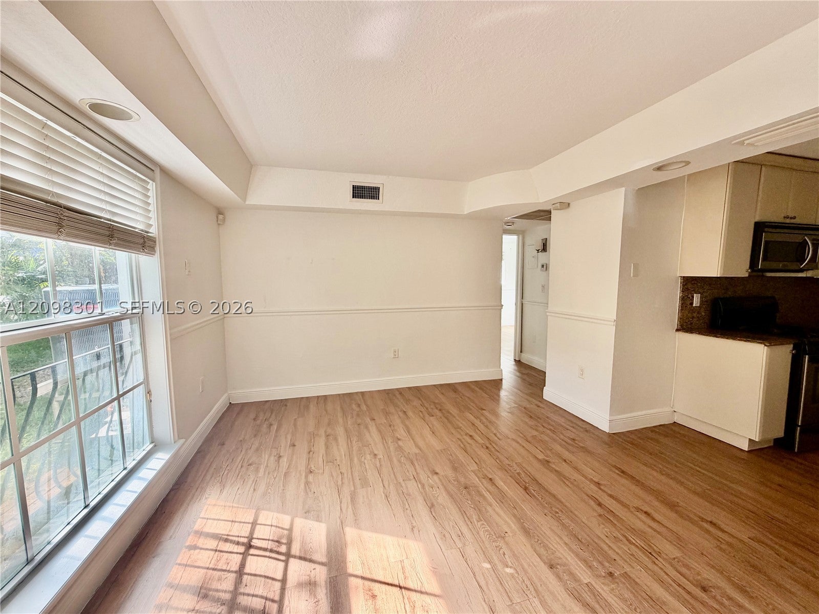 3245 Virginia St 12
