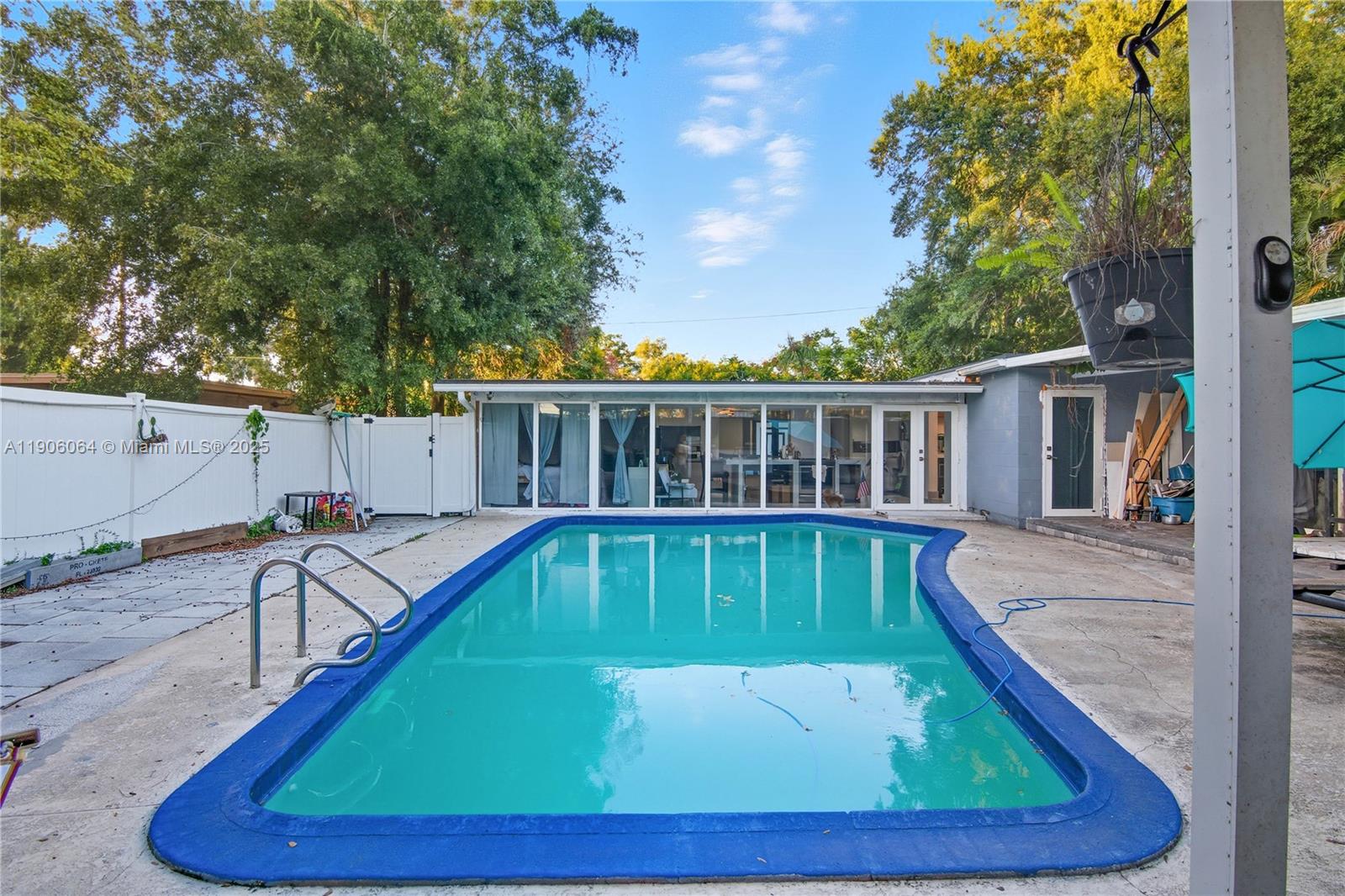 LAKE MARY MANOR - Residential