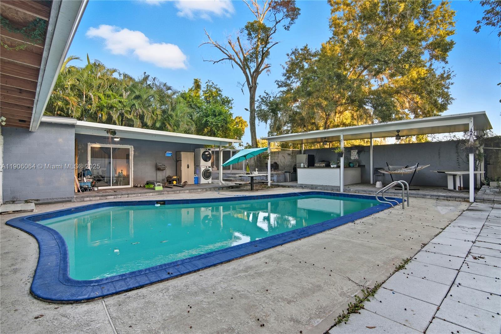 LAKE MARY MANOR - Residential