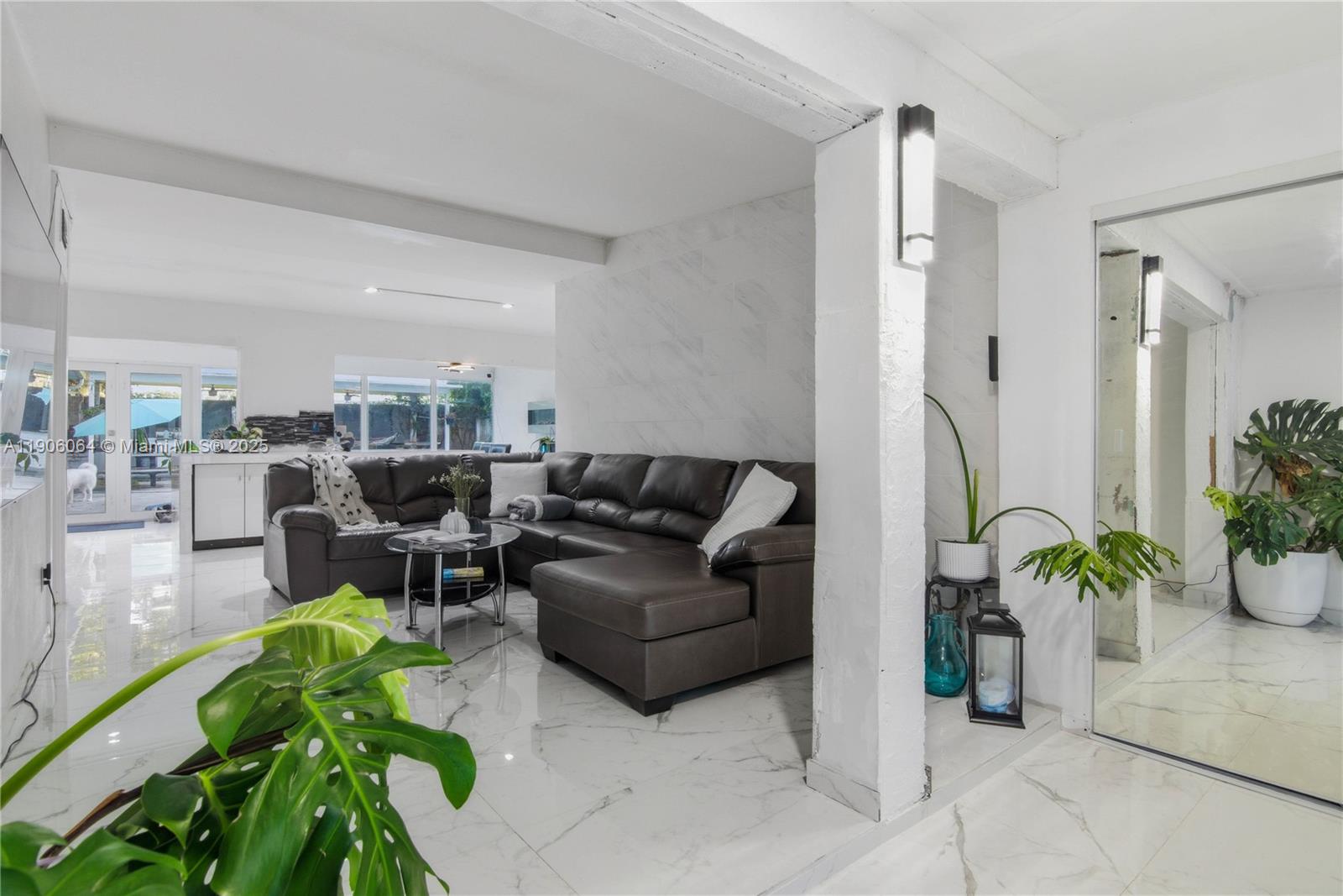 LAKE MARY MANOR - Residential