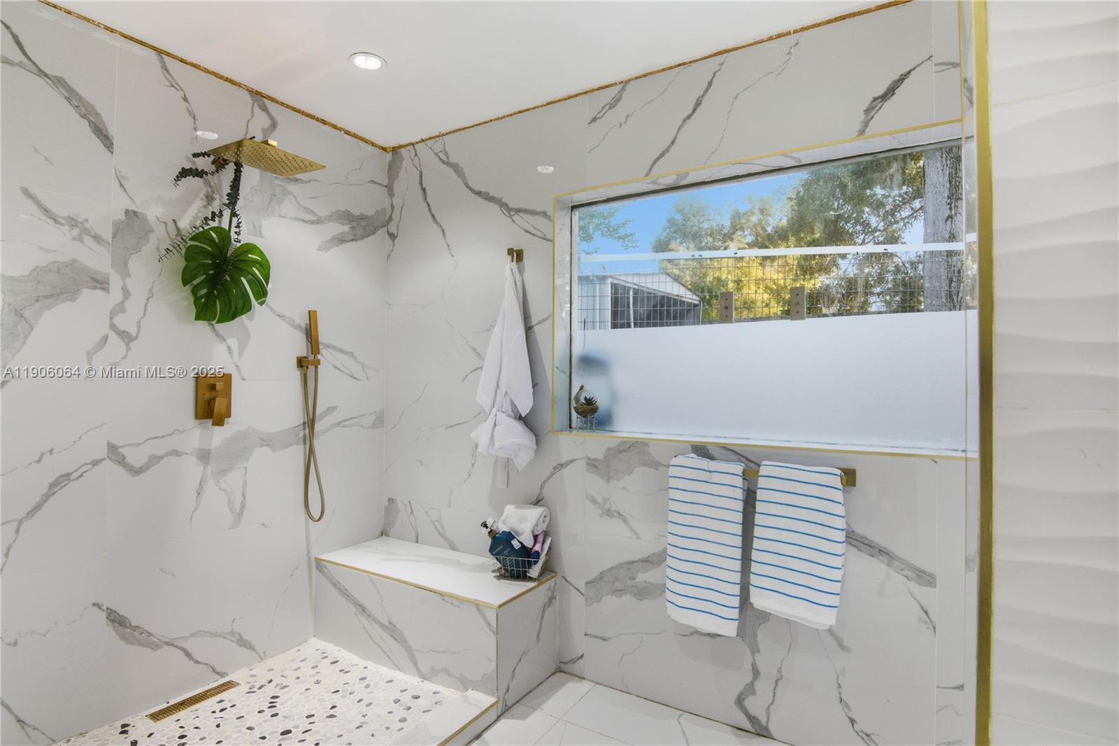 LAKE MARY MANOR - Residential