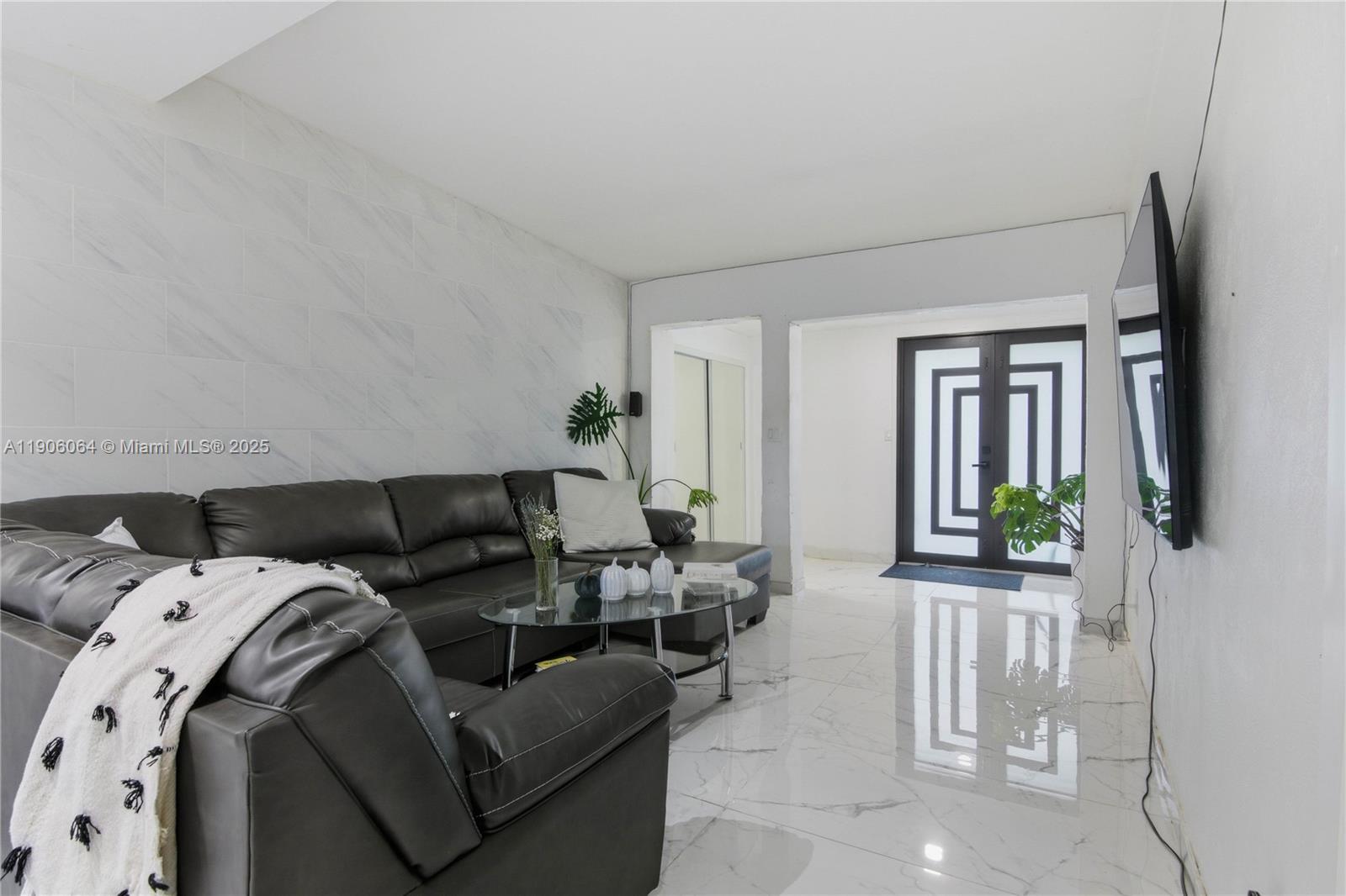 LAKE MARY MANOR - Residential