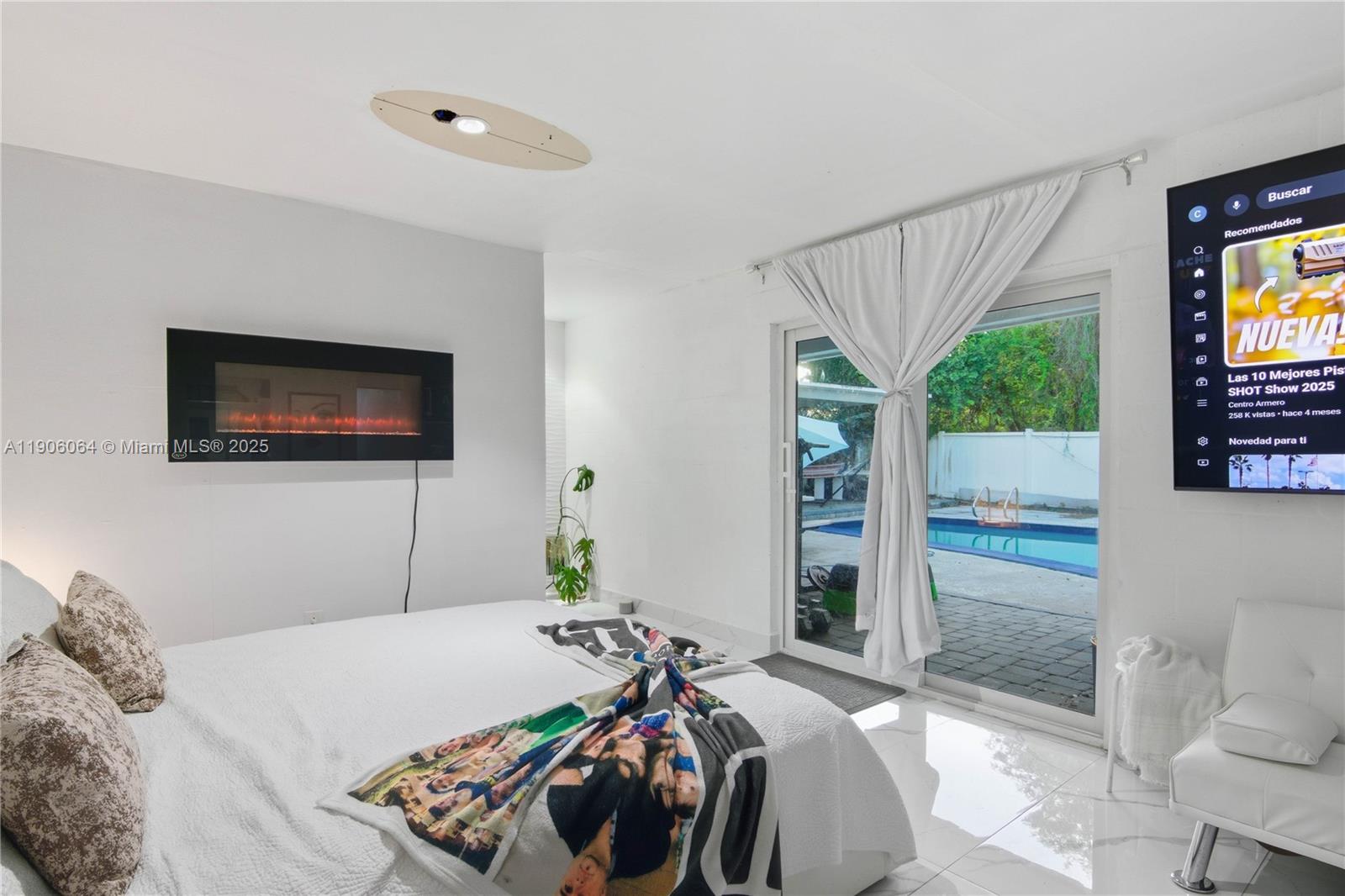 LAKE MARY MANOR - Residential