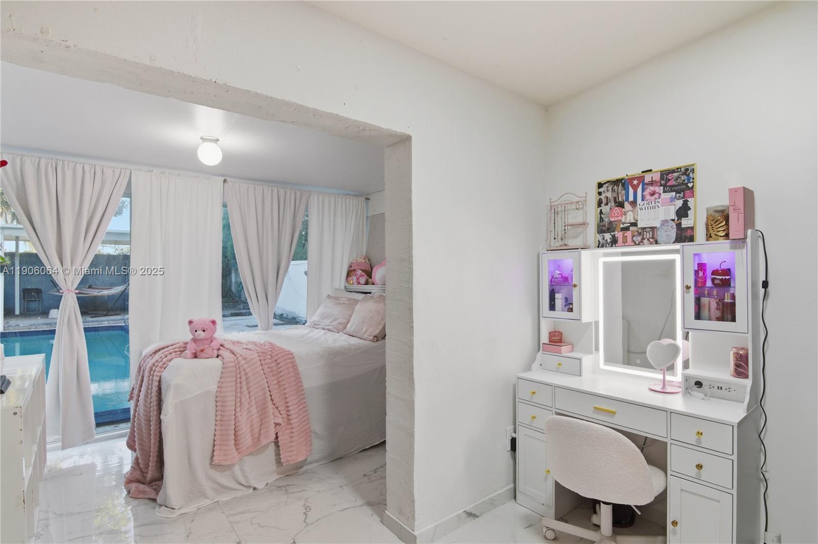 LAKE MARY MANOR - Residential