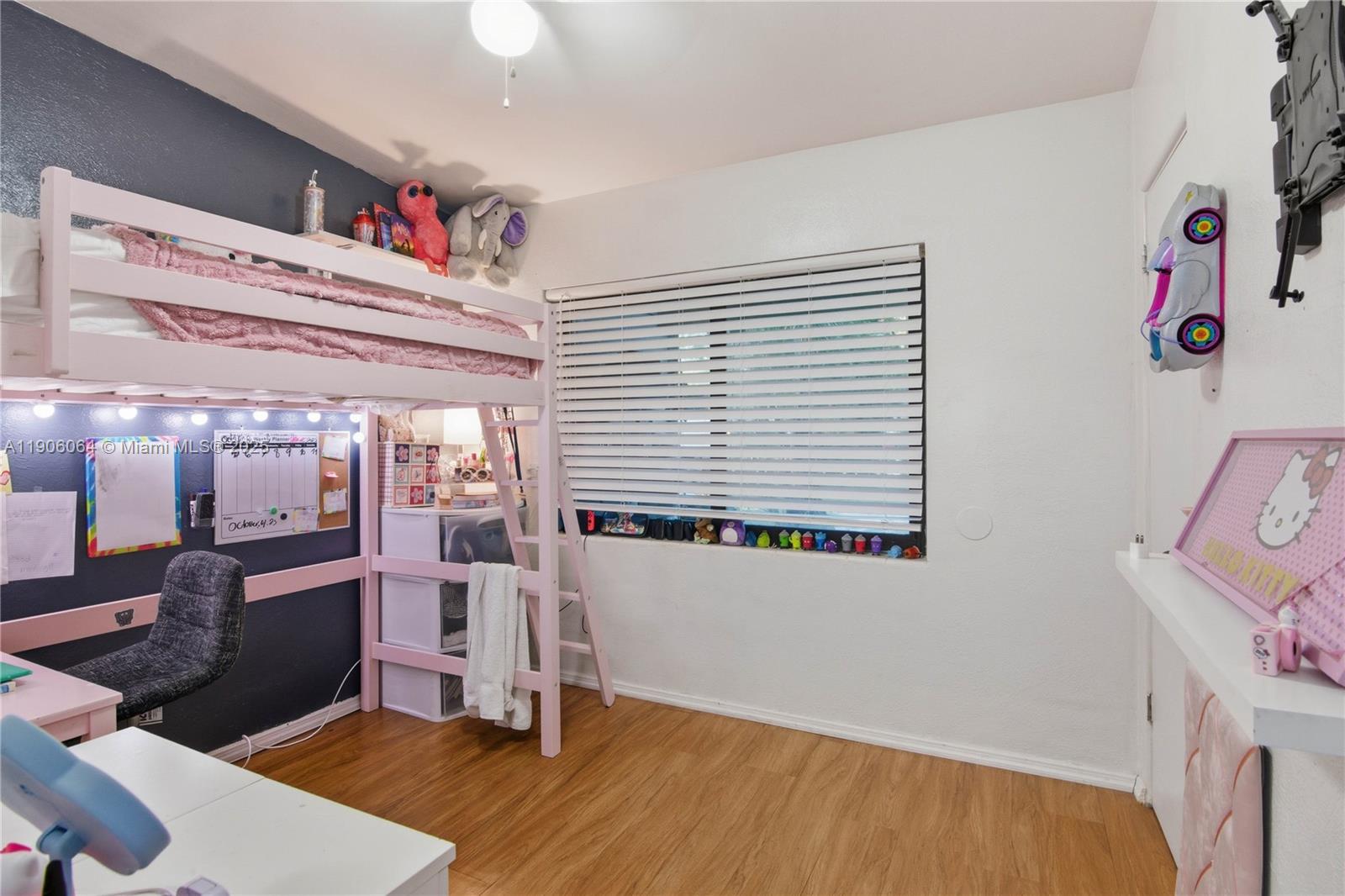 LAKE MARY MANOR - Residential