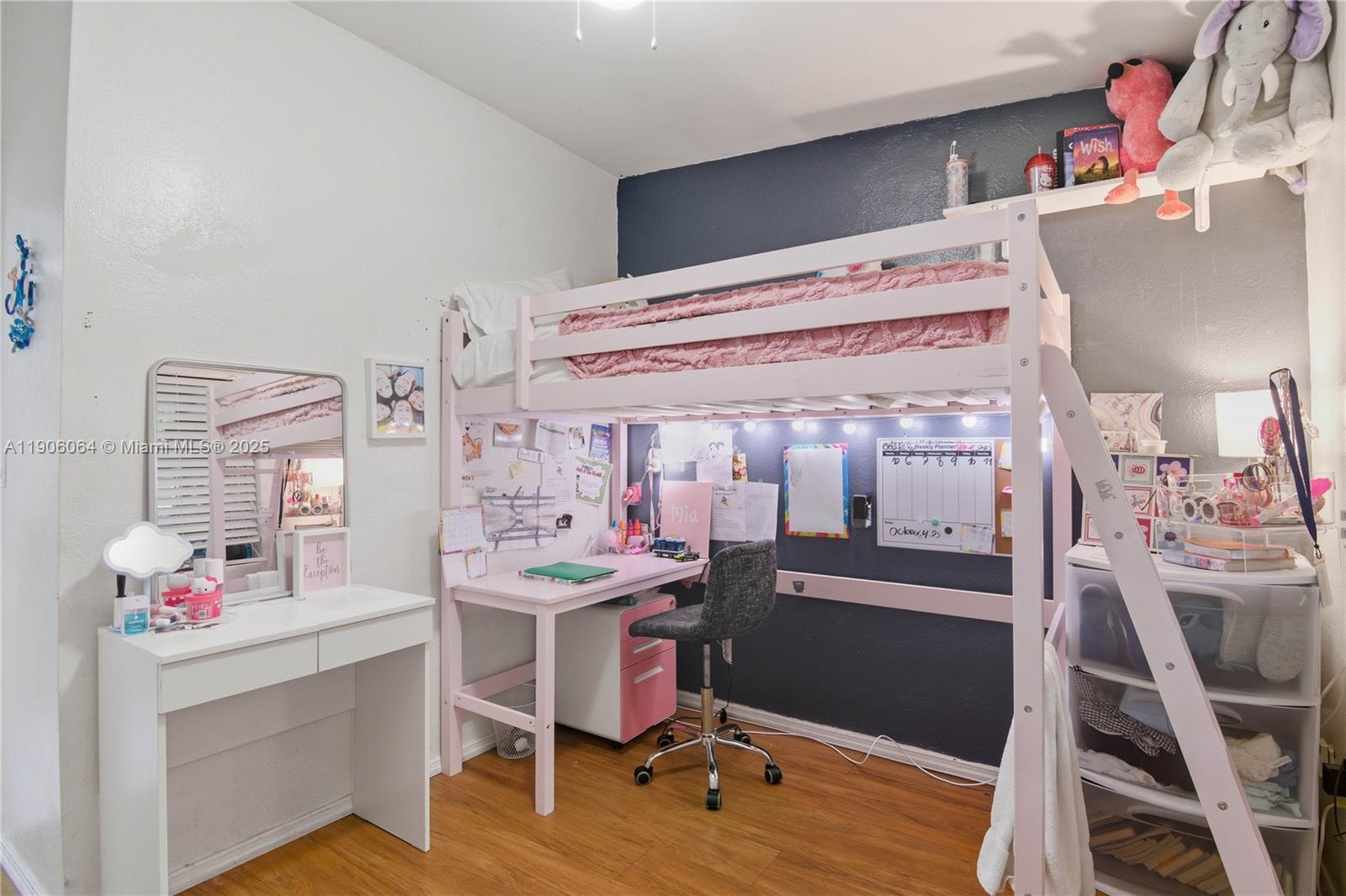 LAKE MARY MANOR - Residential