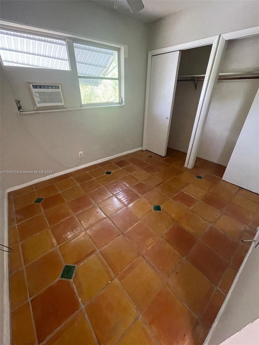 LAUDERDALE PARK 6-33 1/2 - Residential Lease