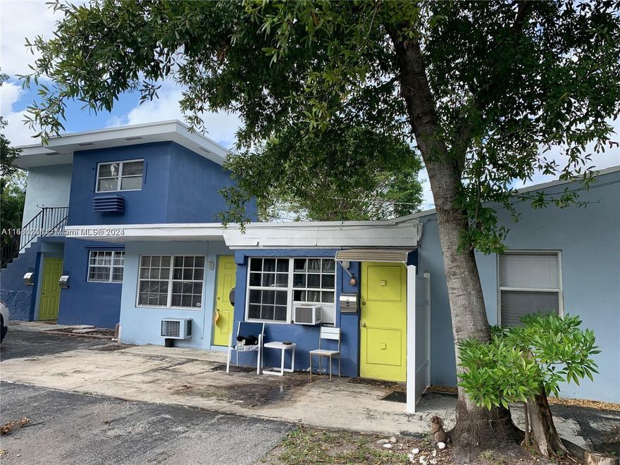 Prime Wilton Manor 5-unit building! Renovated unit. 1/bedroom/1 bath.