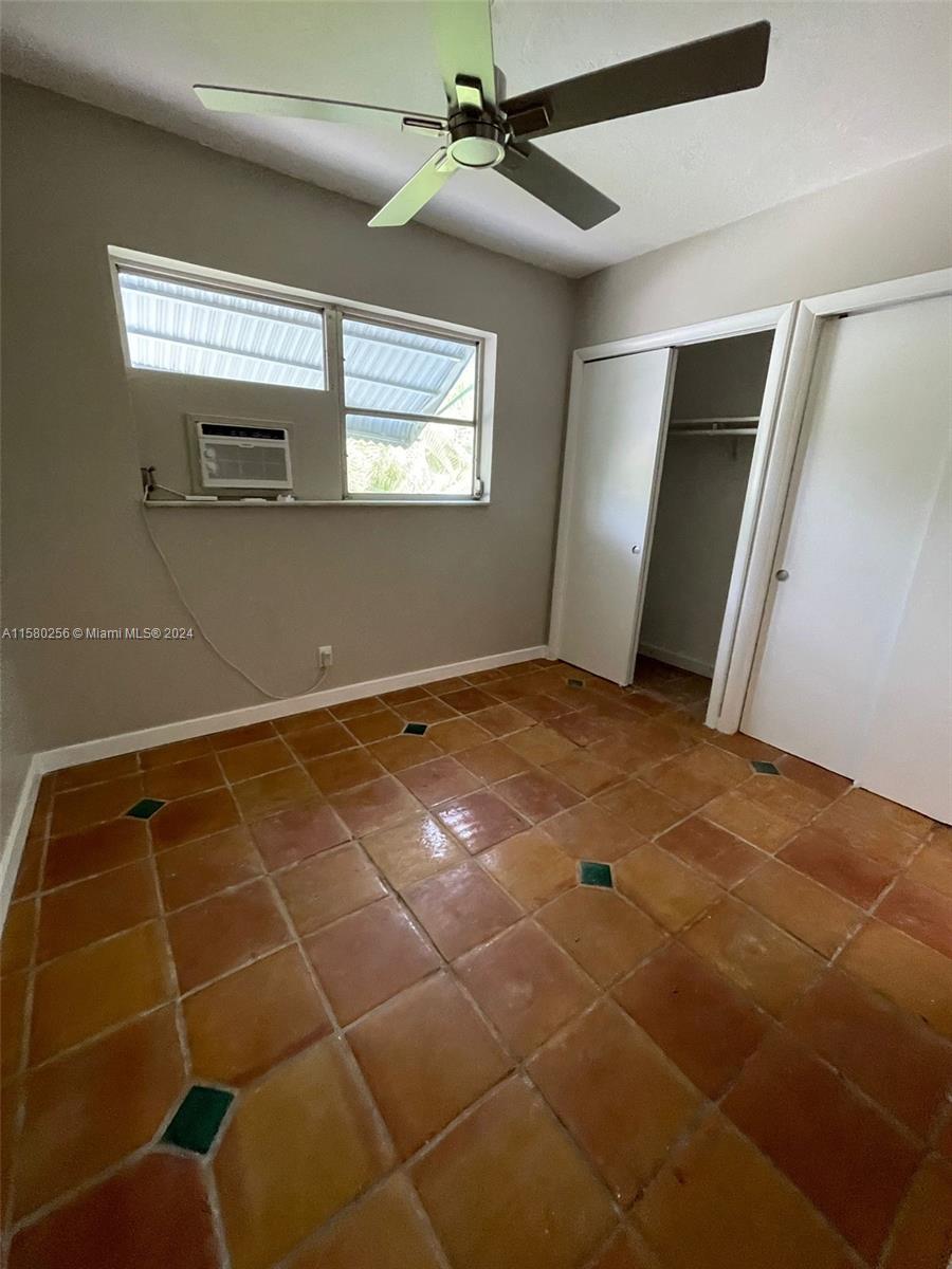 LAUDERDALE PARK 6-33 1/2 - Residential Lease