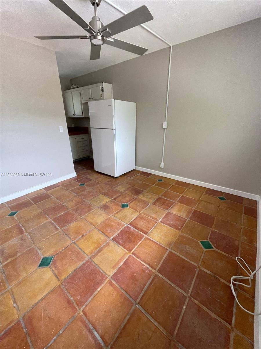 LAUDERDALE PARK 6-33 1/2 - Residential Lease