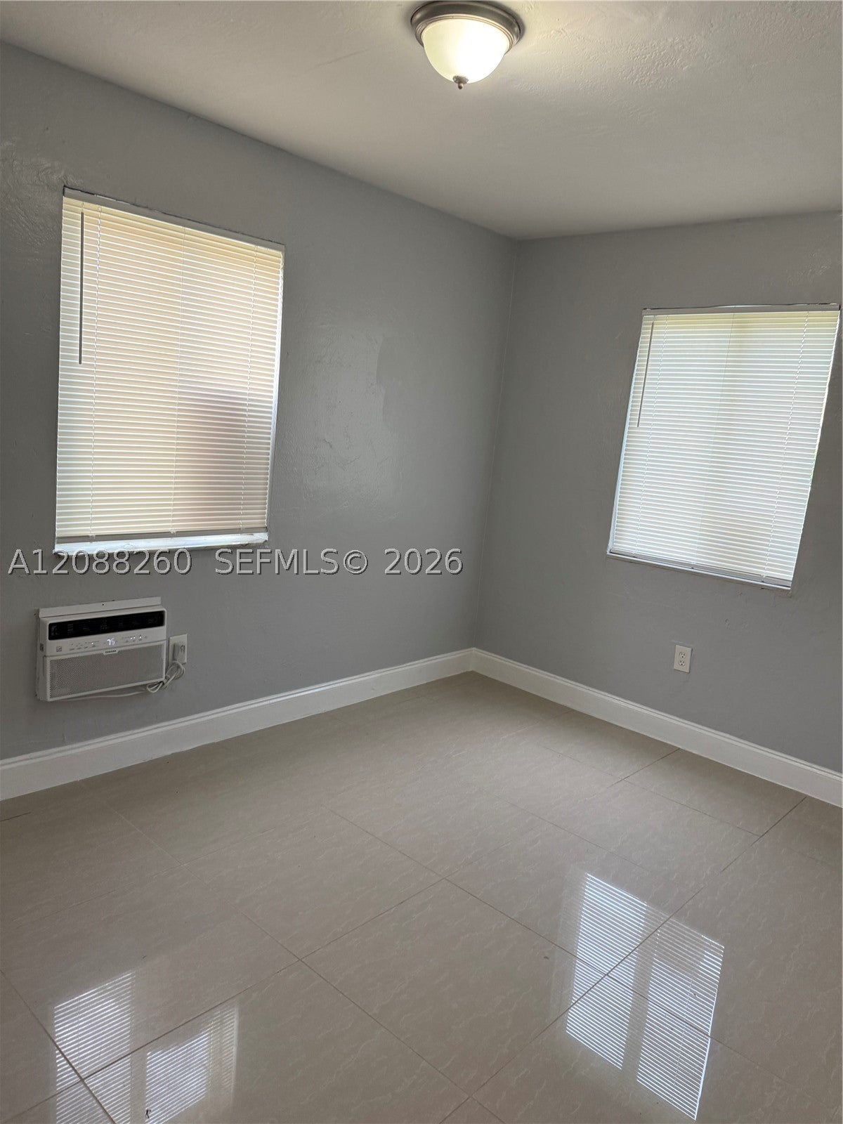 172 NW 12th St 1