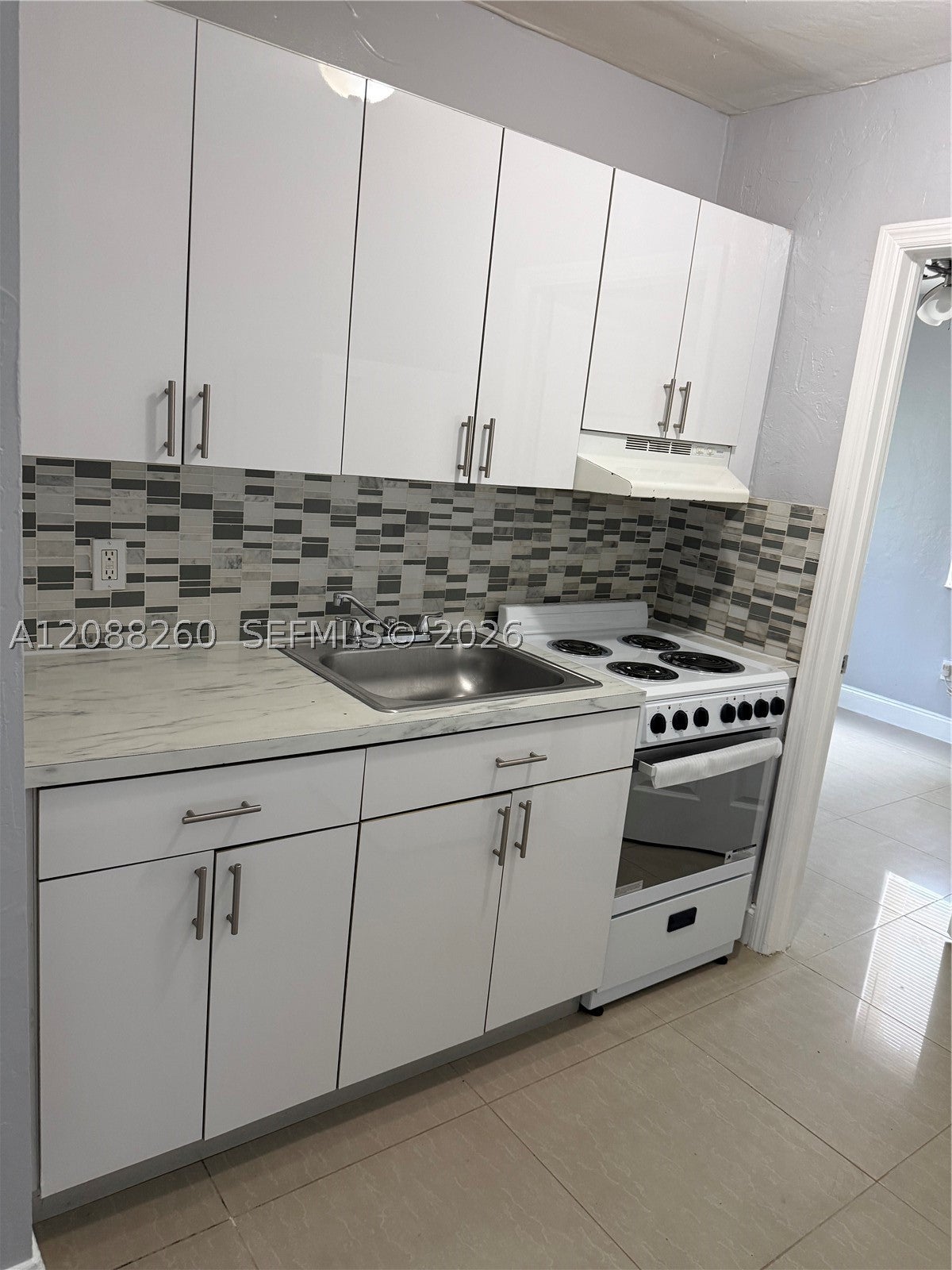 172 NW 12th St 1