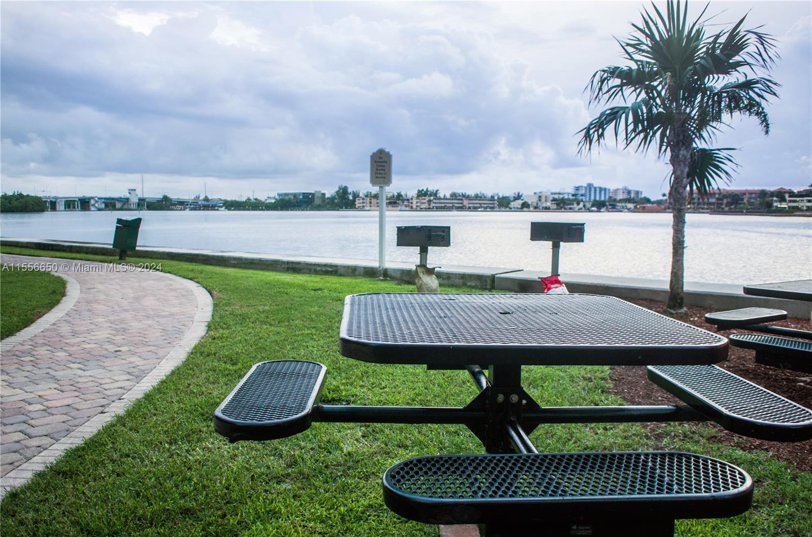 17100 N Bay Rd 1402