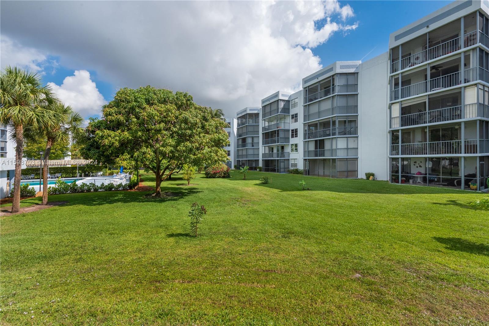 BOCA TEECA CONDO 9 - Residential