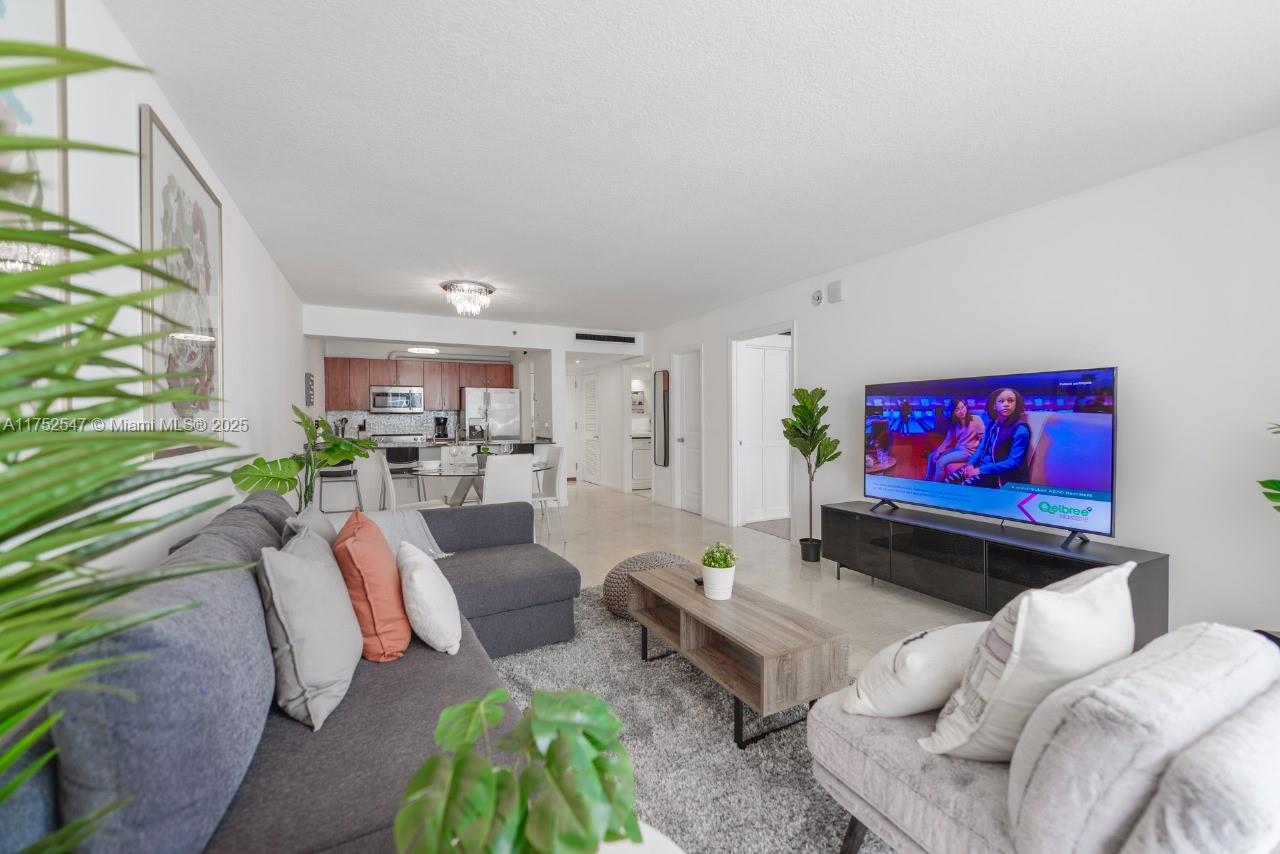 1200 Brickell Bay Dr 2107