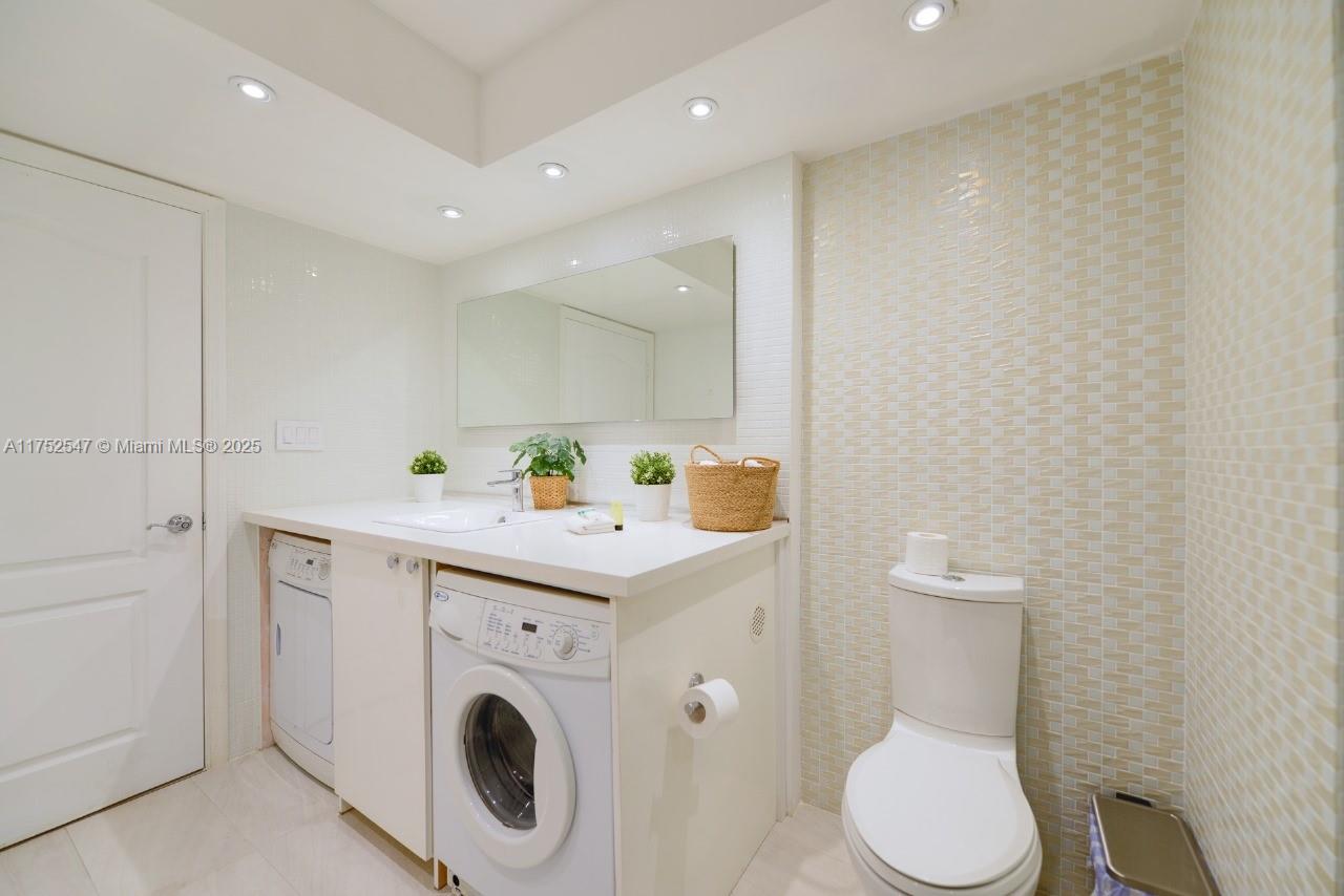 THE CLUB AT BRICKELL BAY - Residential