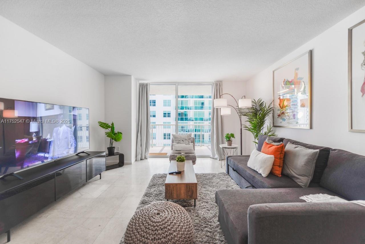 THE CLUB AT BRICKELL BAY - Residential