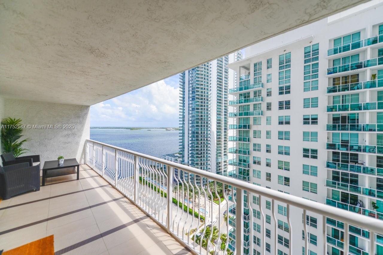 THE CLUB AT BRICKELL BAY - Residential