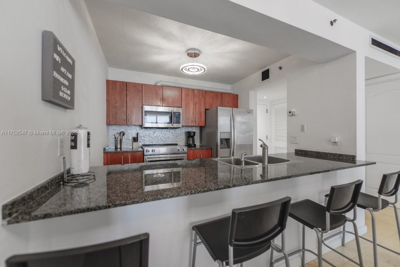 1200 Brickell Bay Dr 2107