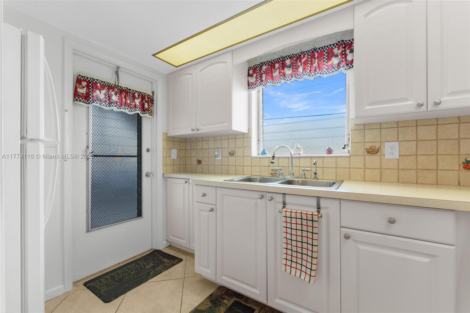 SUBURBANITE CONDOMINIUM - Residential