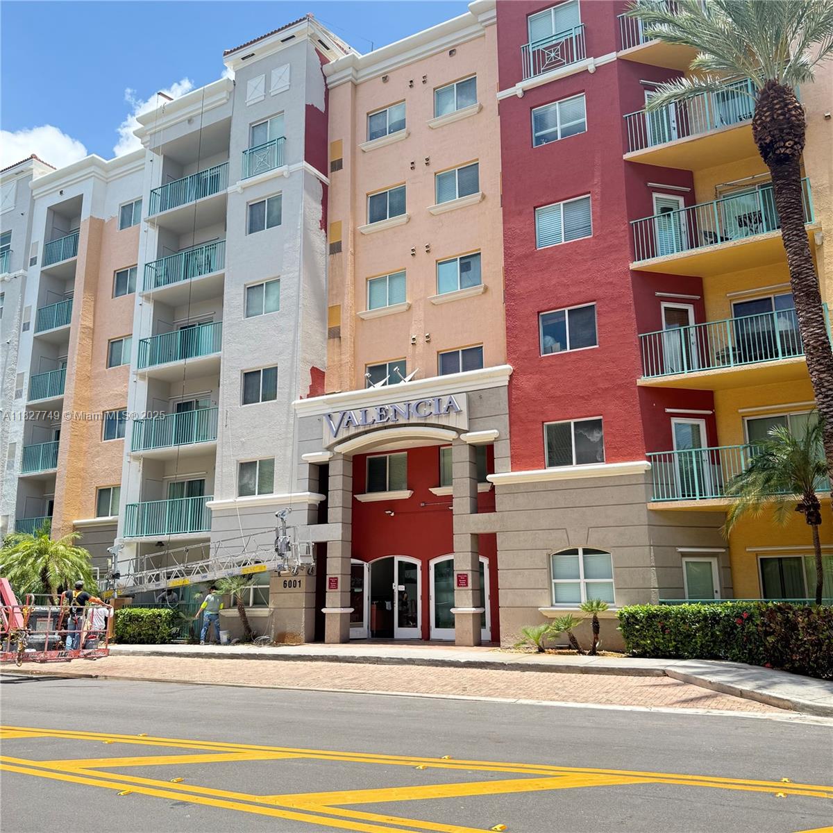 Live in the heart of South Miami at Valencia Condo! Just one block from the Shops at Sunset Place, restaurants, and the Metrorail. This bright and comfortable first-floor unit overlooks the pool area and offers resort-style living with a swimming pool, fitness center, BBQ area, covered parking, and 24-hour controlled access. Enjoy beautifully maintained common areas and unbeatable proximity to Coconut Grove’s art, shopping, and dining. Urban living at its best!
The property will be available in the first week of August.