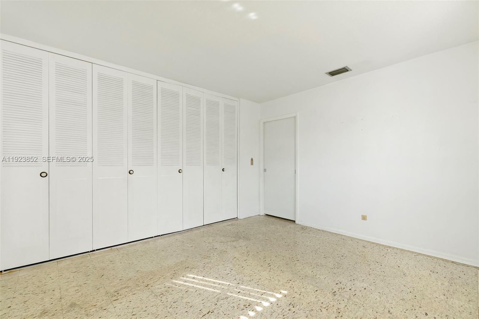 CRESTHAVEN VILLAS 14 COND - Residential