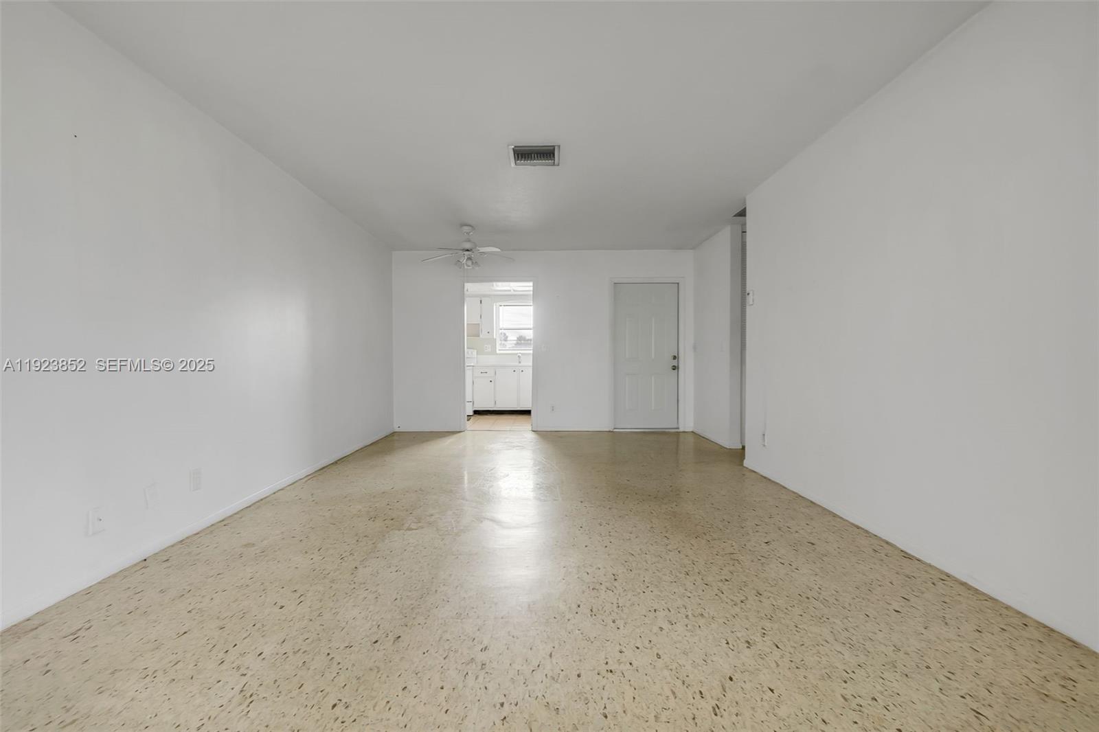 2854 E Crosley Dr E J