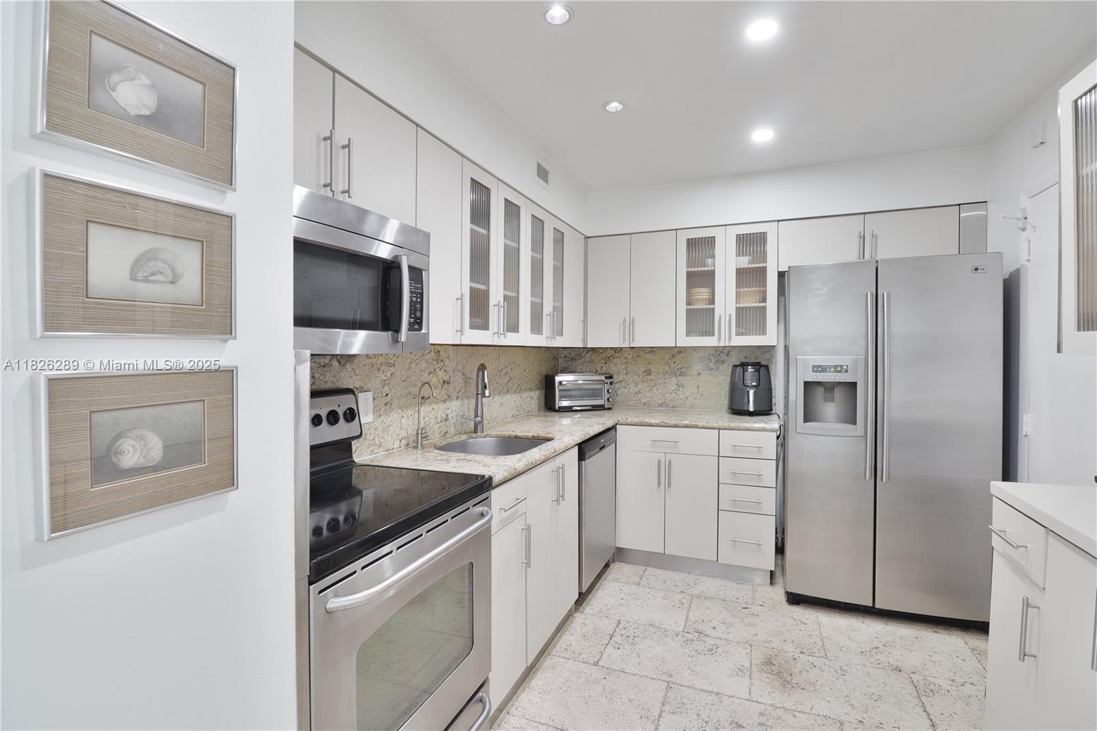 6770 Indian Creek Dr TE, Miami Beach, FL, 33141/$499,000 2 6770 Indian Creek Dr TE