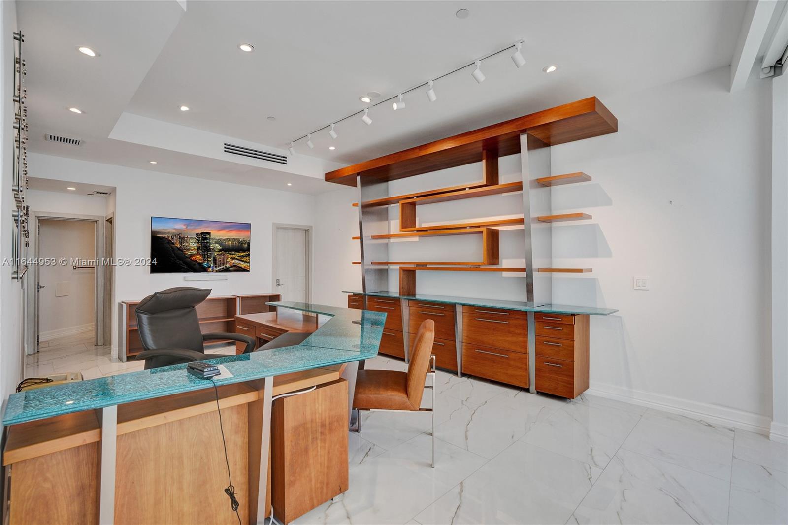 3000 ISL BLVD WILLIAMS IS - Residential