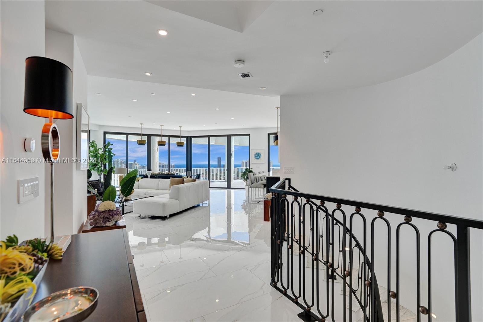 3000 ISL BLVD WILLIAMS IS - Residential