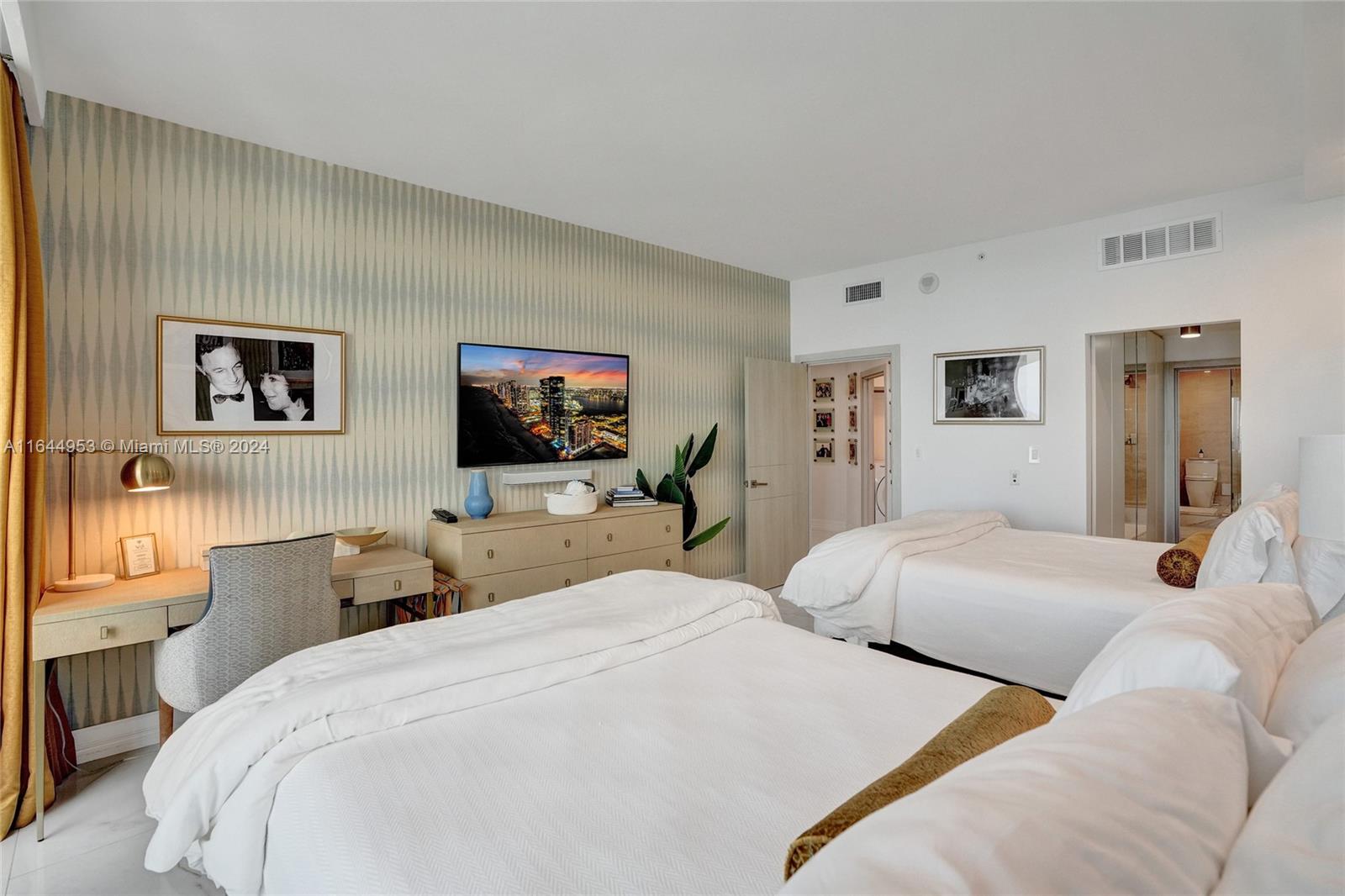 3000 ISL BLVD WILLIAMS IS - Residential