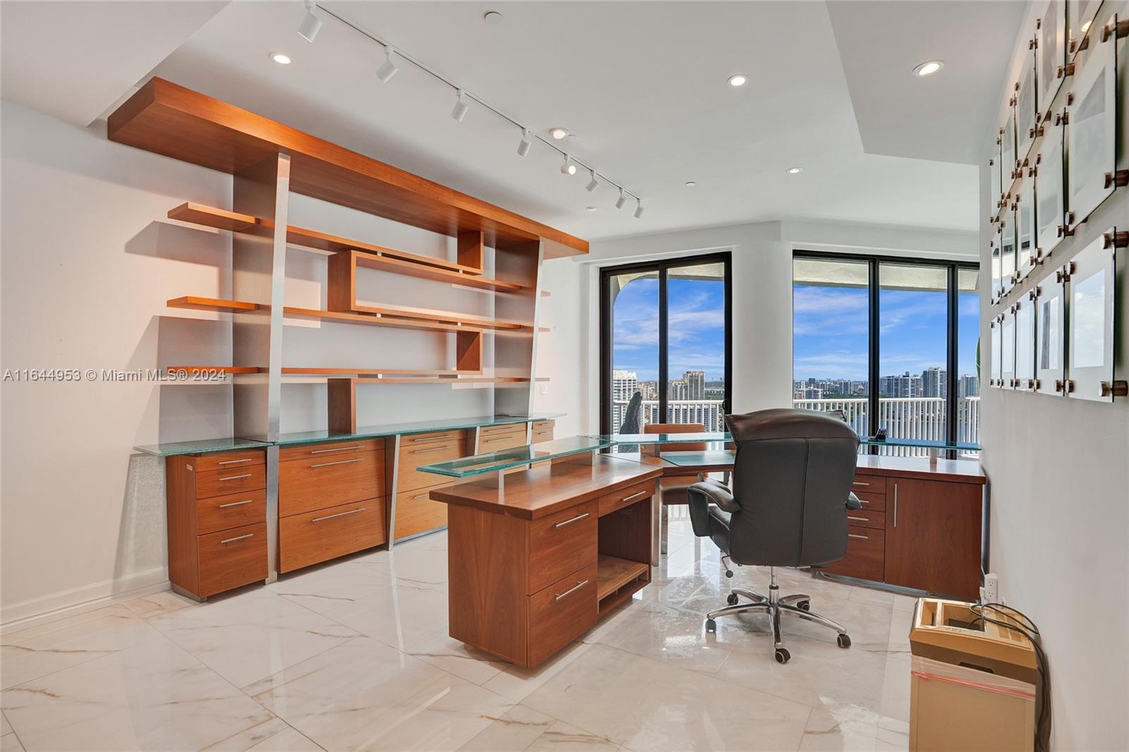 3000 ISL BLVD WILLIAMS IS - Residential