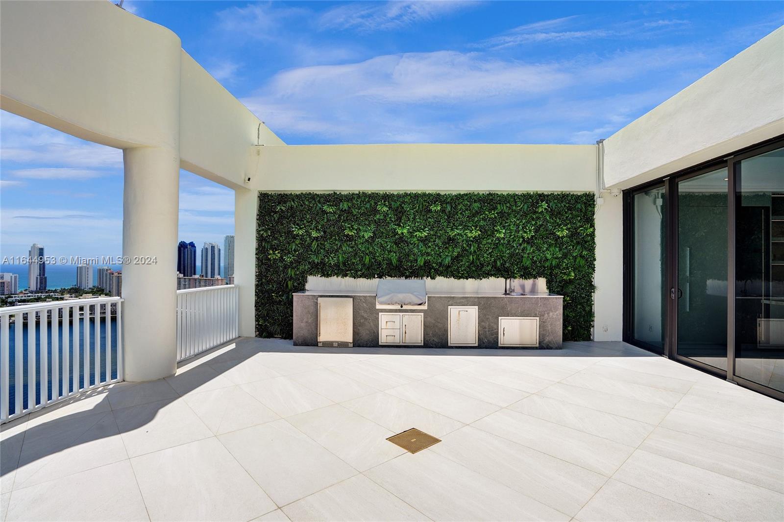 3000 ISL BLVD WILLIAMS IS - Residential