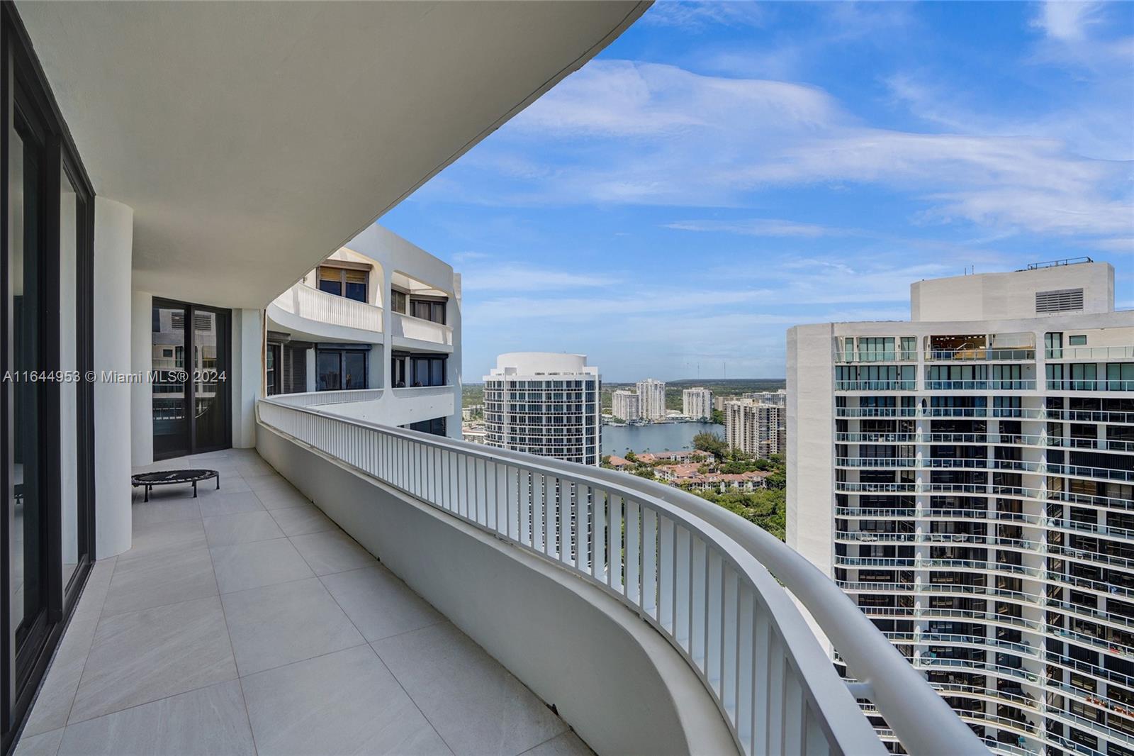 3000 ISL BLVD WILLIAMS IS - Residential